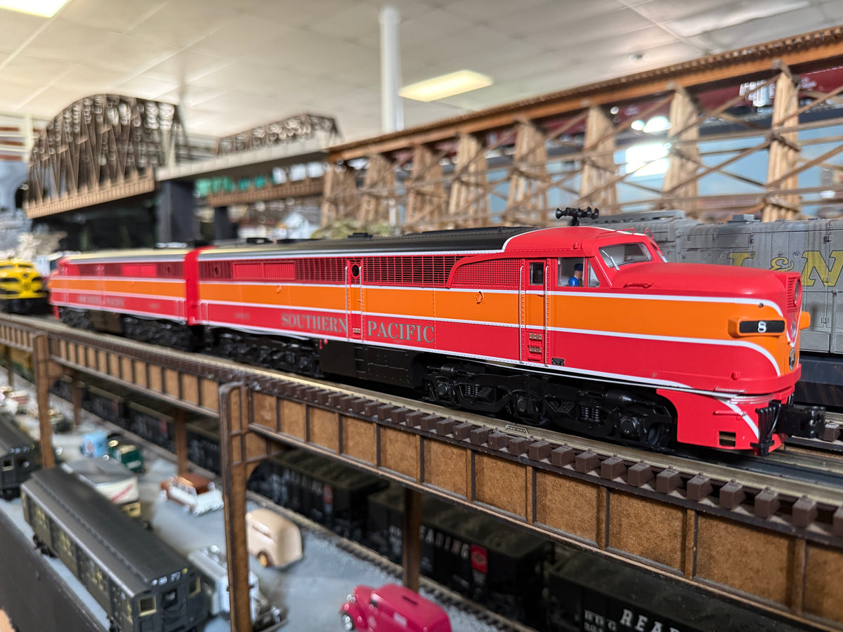 Lionel 2533310 - Legacy - PA AA Diesel Locomotive "Southern Pacific" #6005A-C - MrMuffin'sTrains