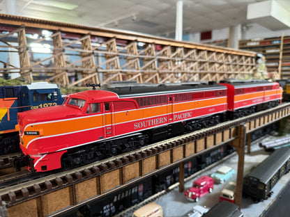 Lionel 2533310 - Legacy - PA AA Diesel Locomotive "Southern Pacific" #6005A-C - MrMuffin'sTrains