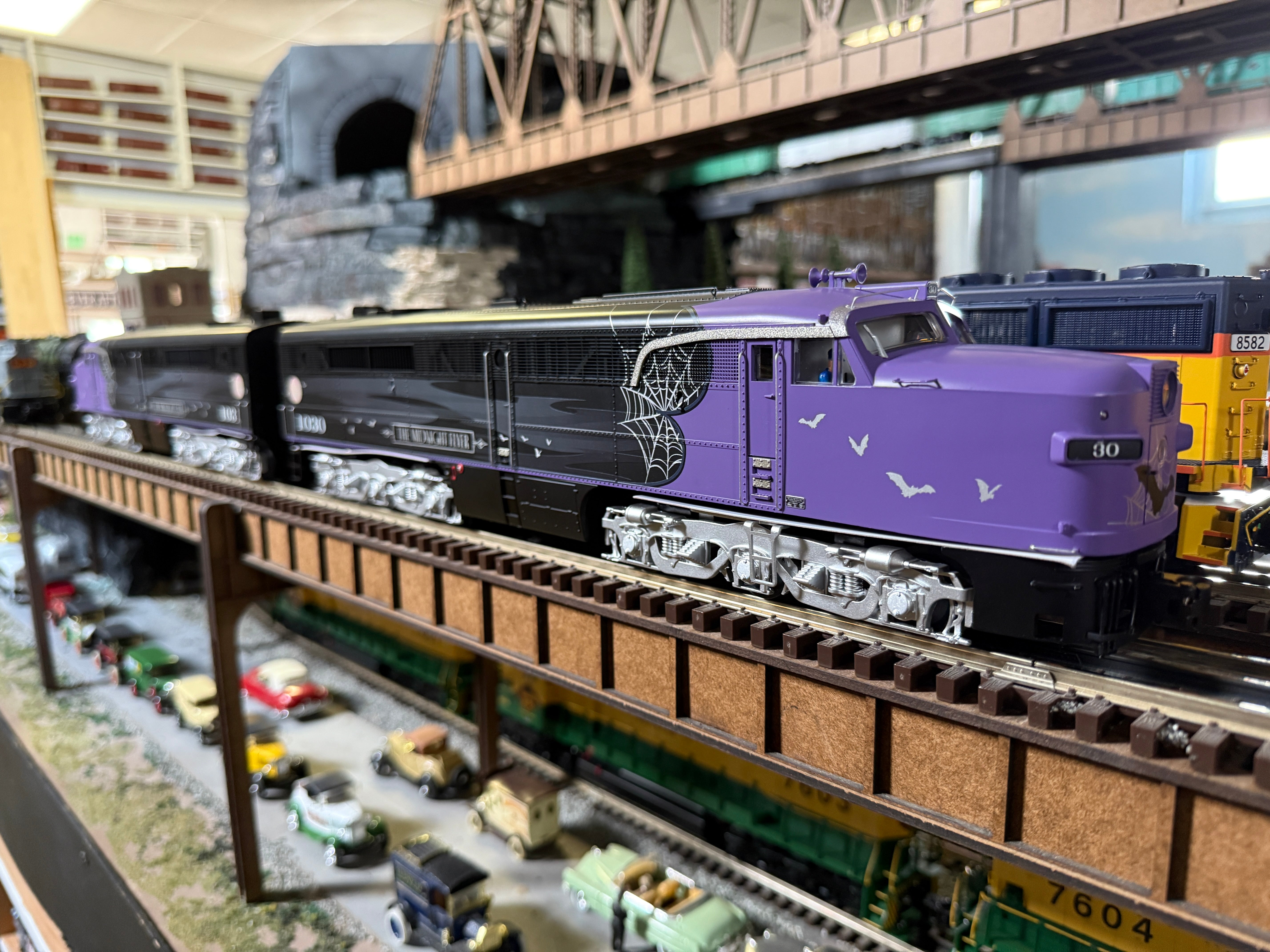 Lionel 2533510 - Legacy PA AA Diesel Locomotive "Halloween" #1030-1031
