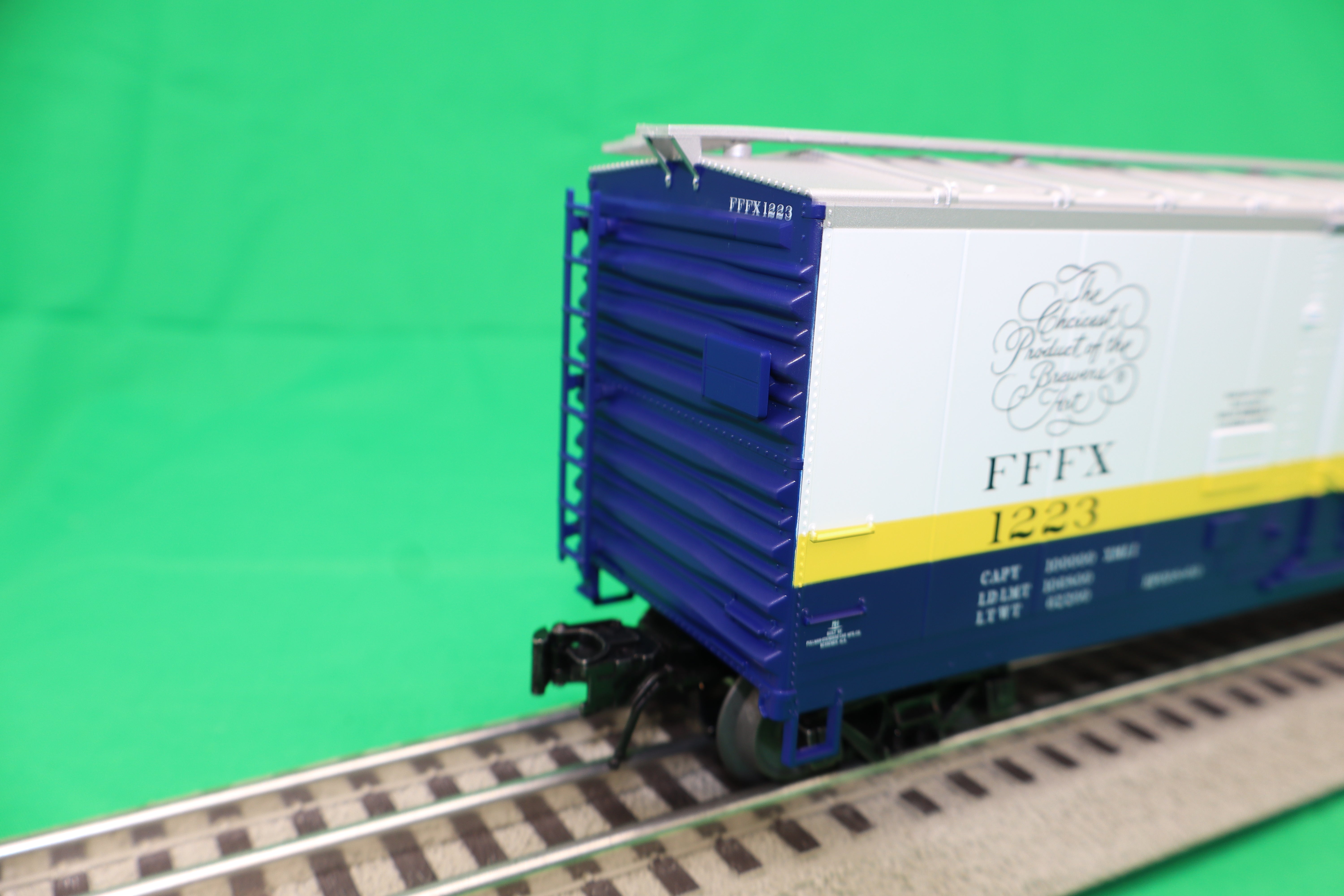 Atlas O 2001141 - Trainman - Pabst Brewing Company - 40' Plug Door Boxcar "Falstaff"