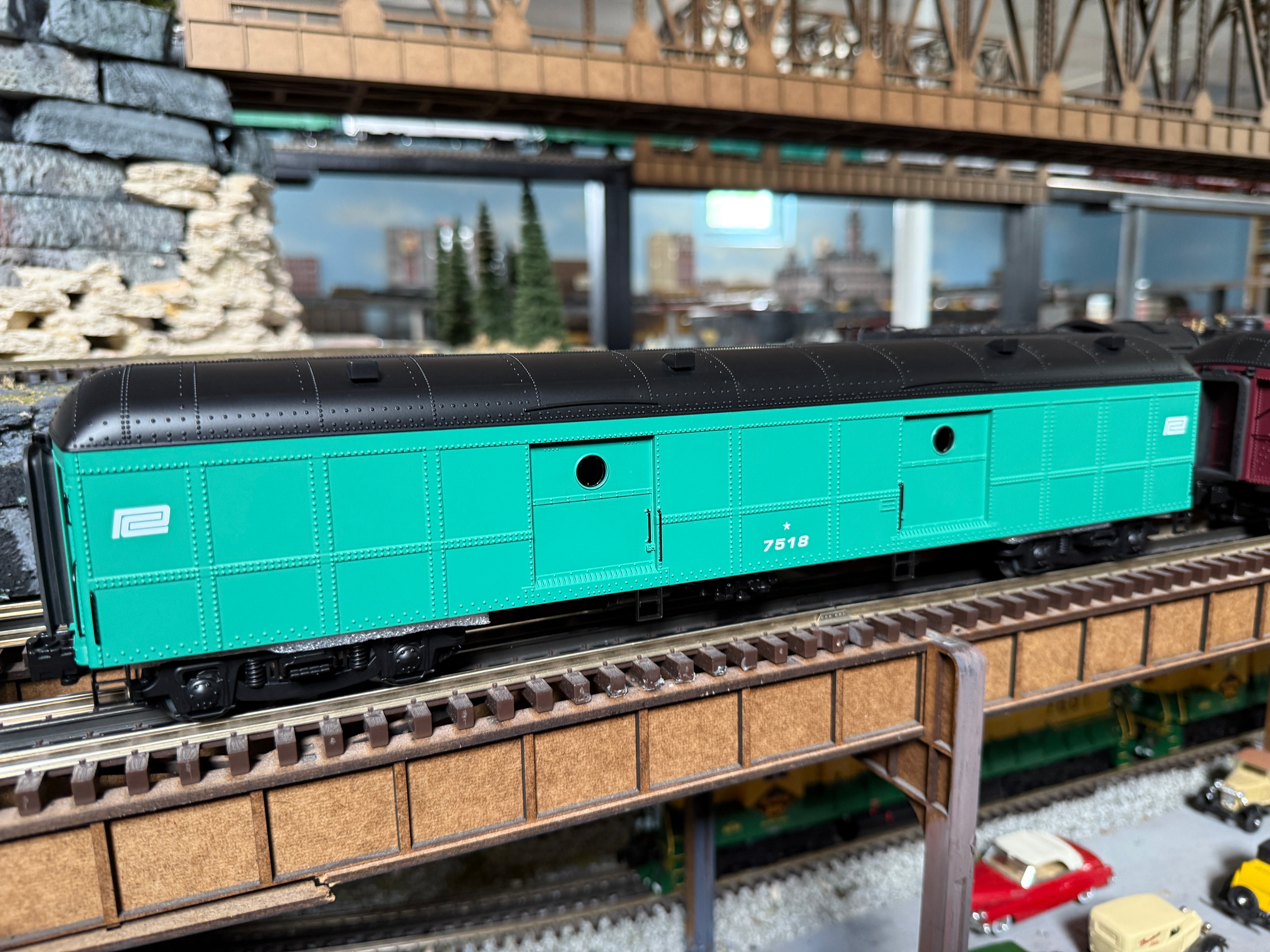 Lionel 2527250 - B60 Baggage Car "Penn Central" #7518