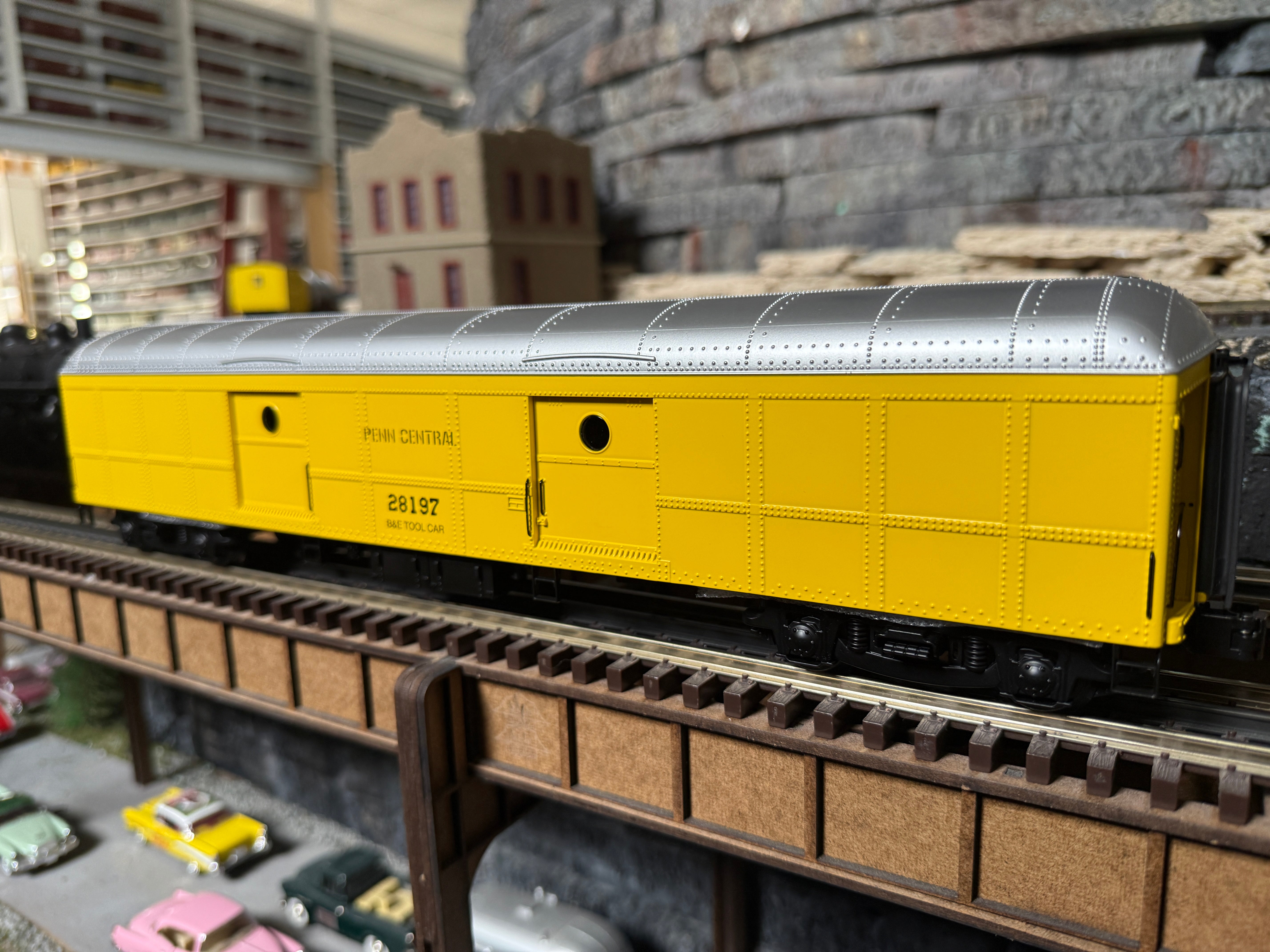 Lionel 2527260 - B60 Baggage Car "Penn Central" #28197