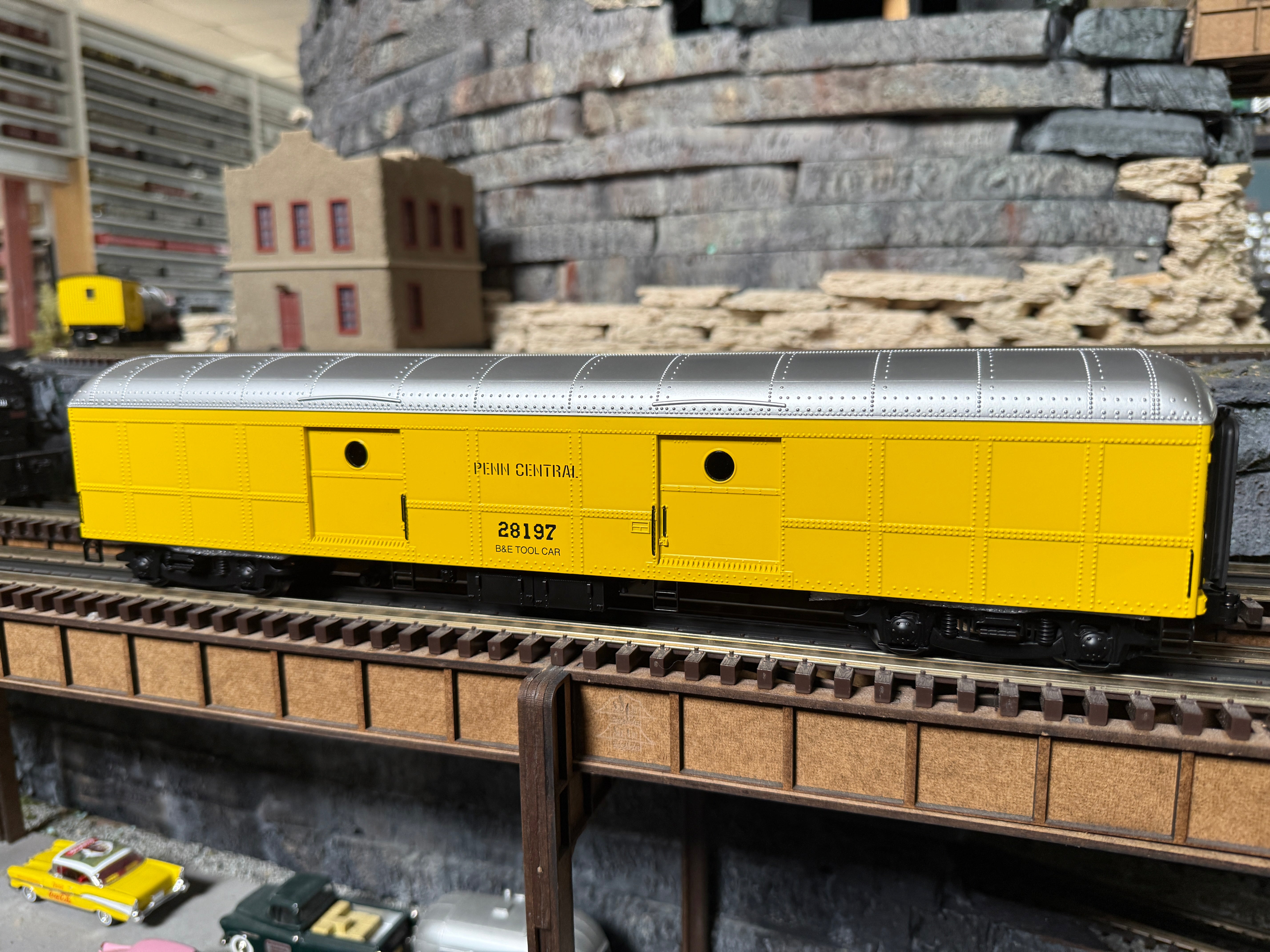 Lionel 2527260 - B60 Baggage Car "Penn Central" #28197