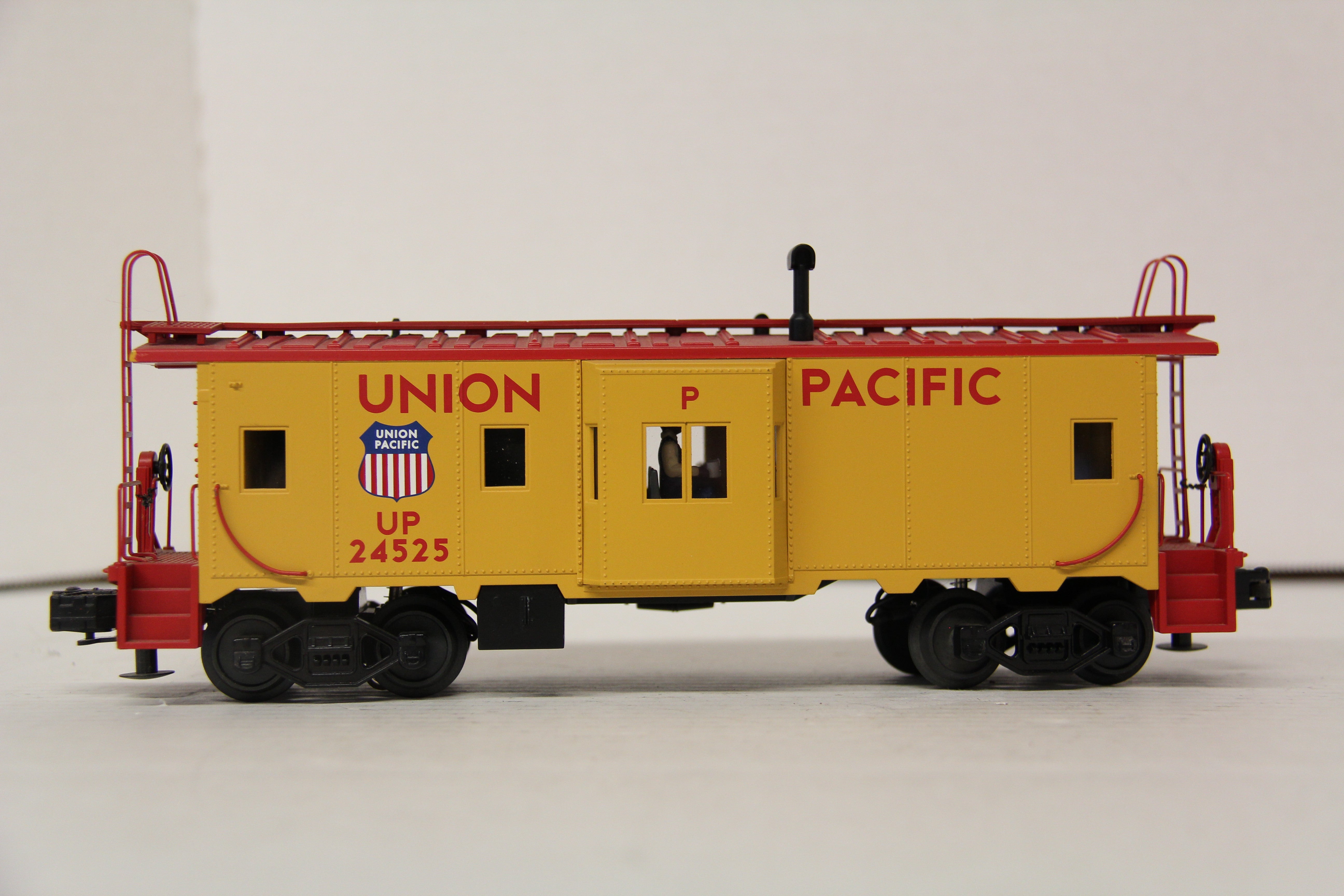 Rail King 30-7794 Union Pacific Bay Window Caboose-Second hand-M6317