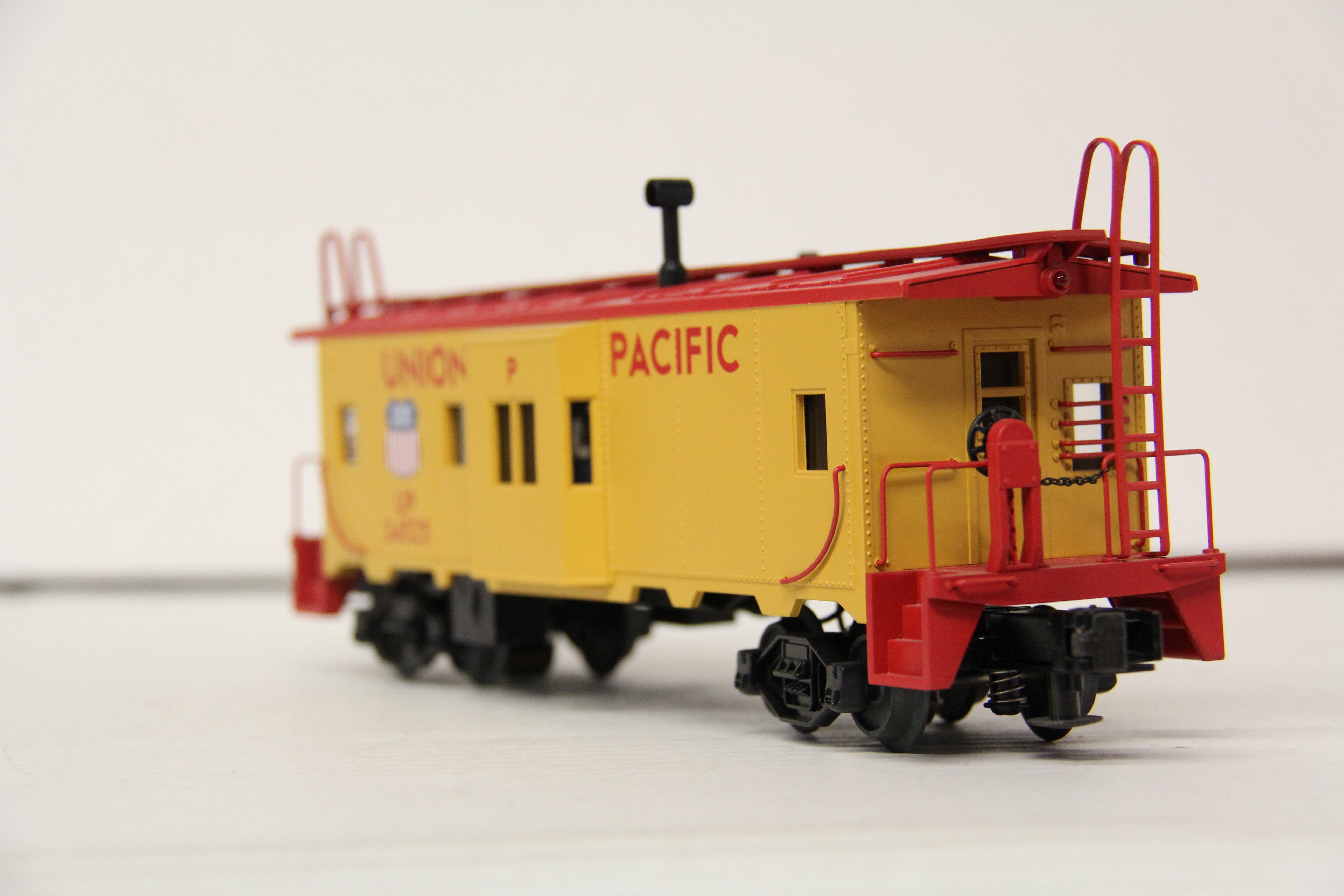 Rail King 30-7794 Union Pacific Bay Window Caboose-Second hand-M6317