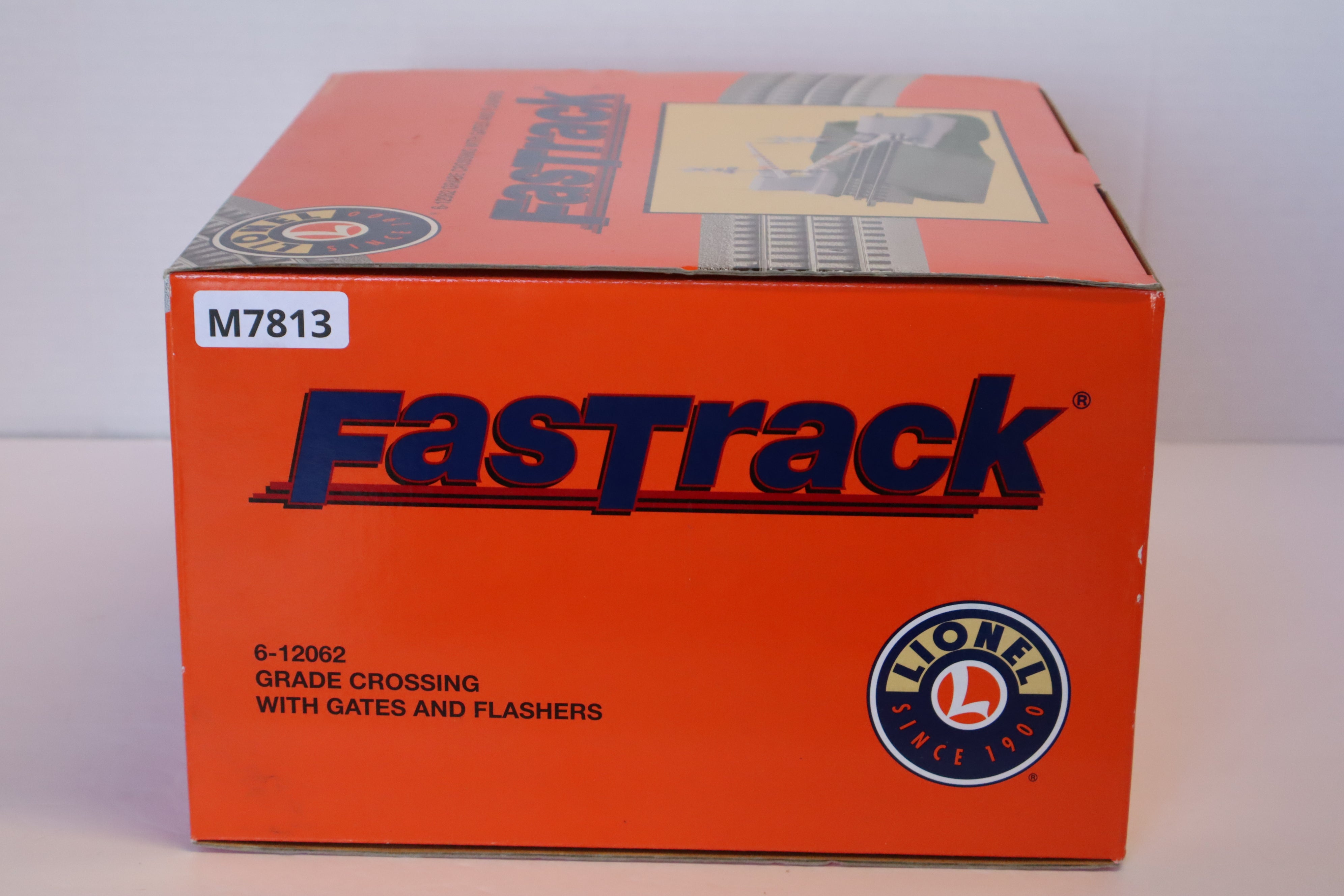 Lionel 6-12062 Grade Crossing w/ Gates and Flashers-Second hand-M7813