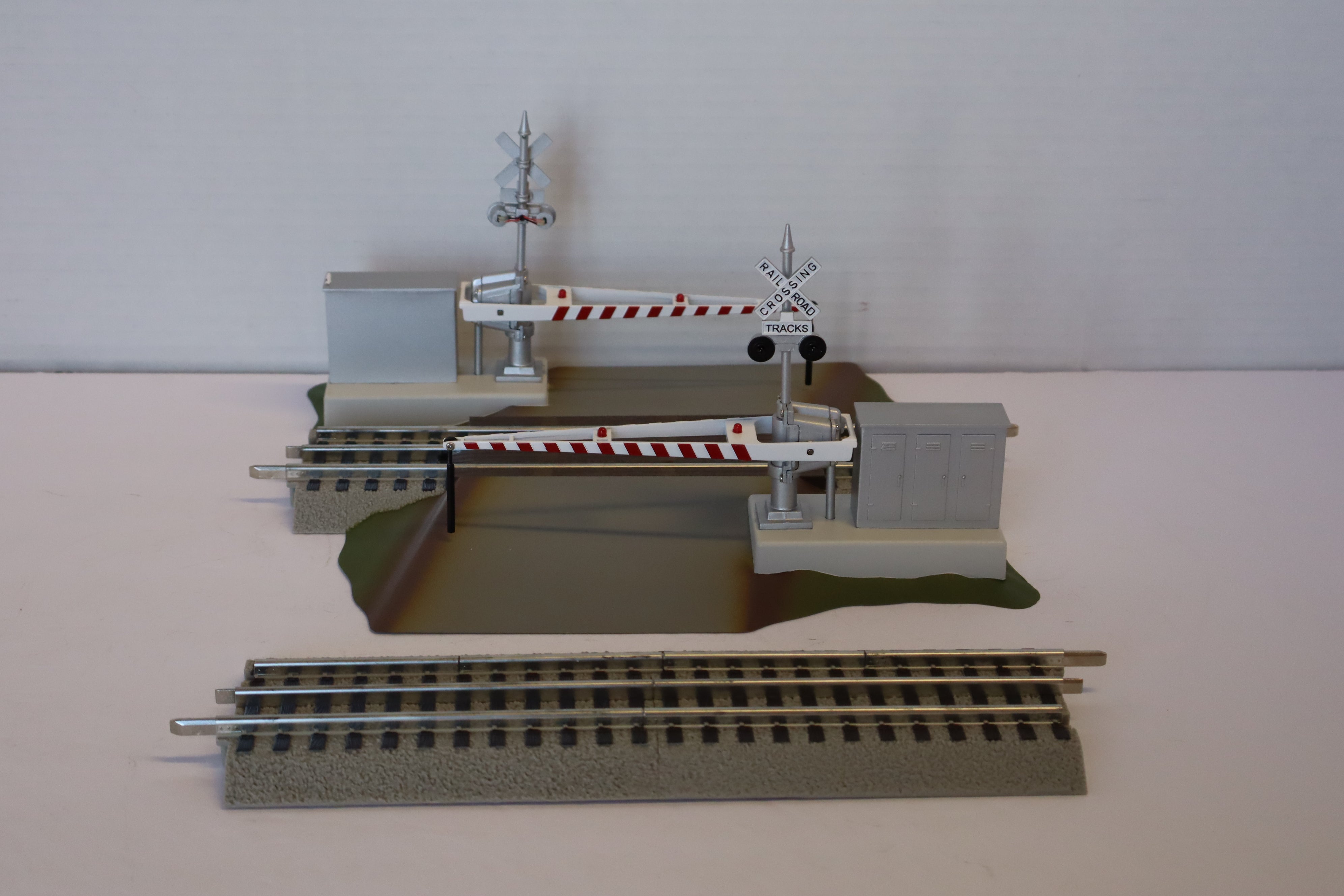 Lionel 6-12062 Grade Crossing w/ Gates and Flashers-Second hand-M7813