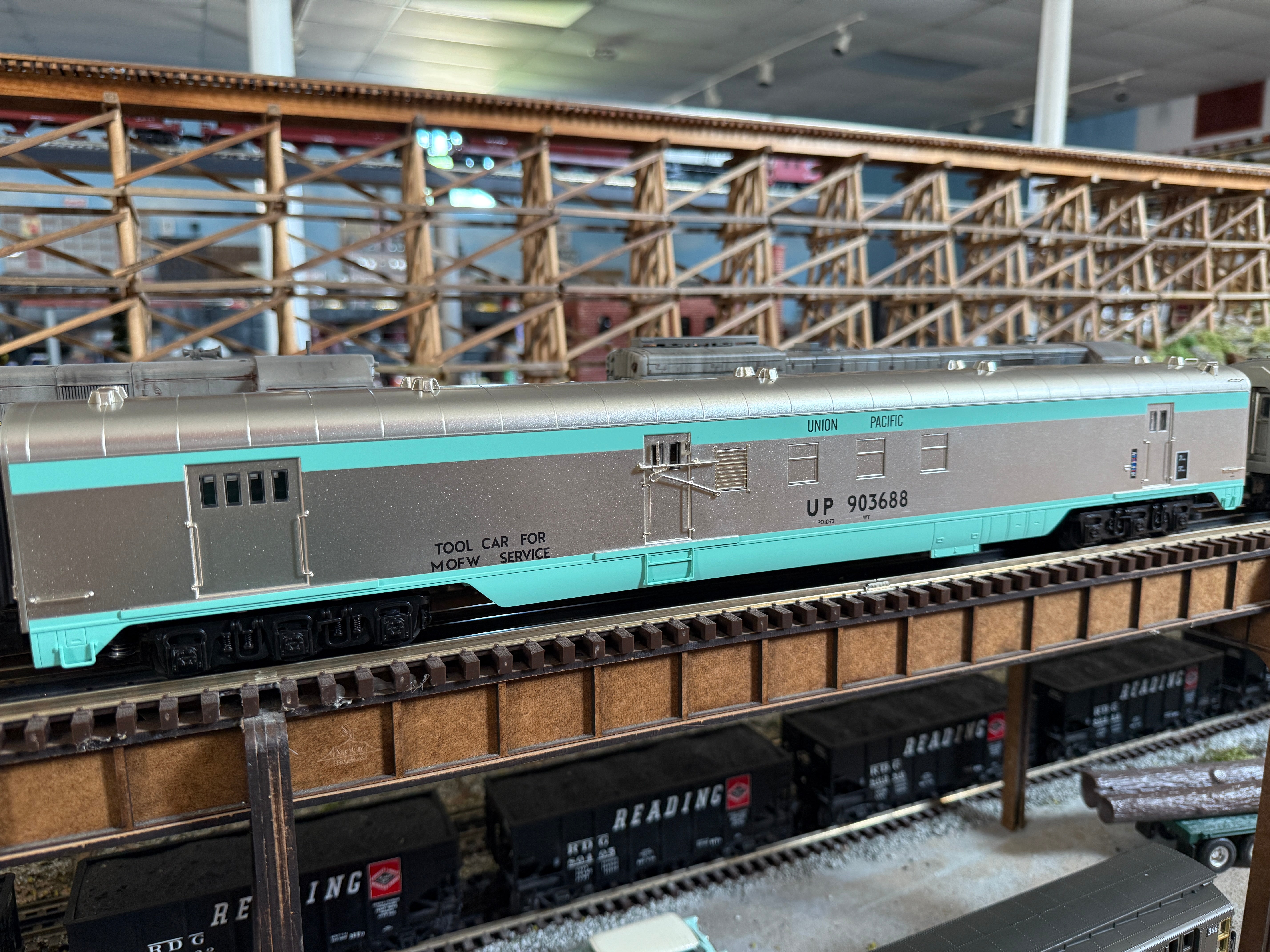 Lionel 2427230 - 21" RPO Passenger Car "Union Pacific" MOW #903688