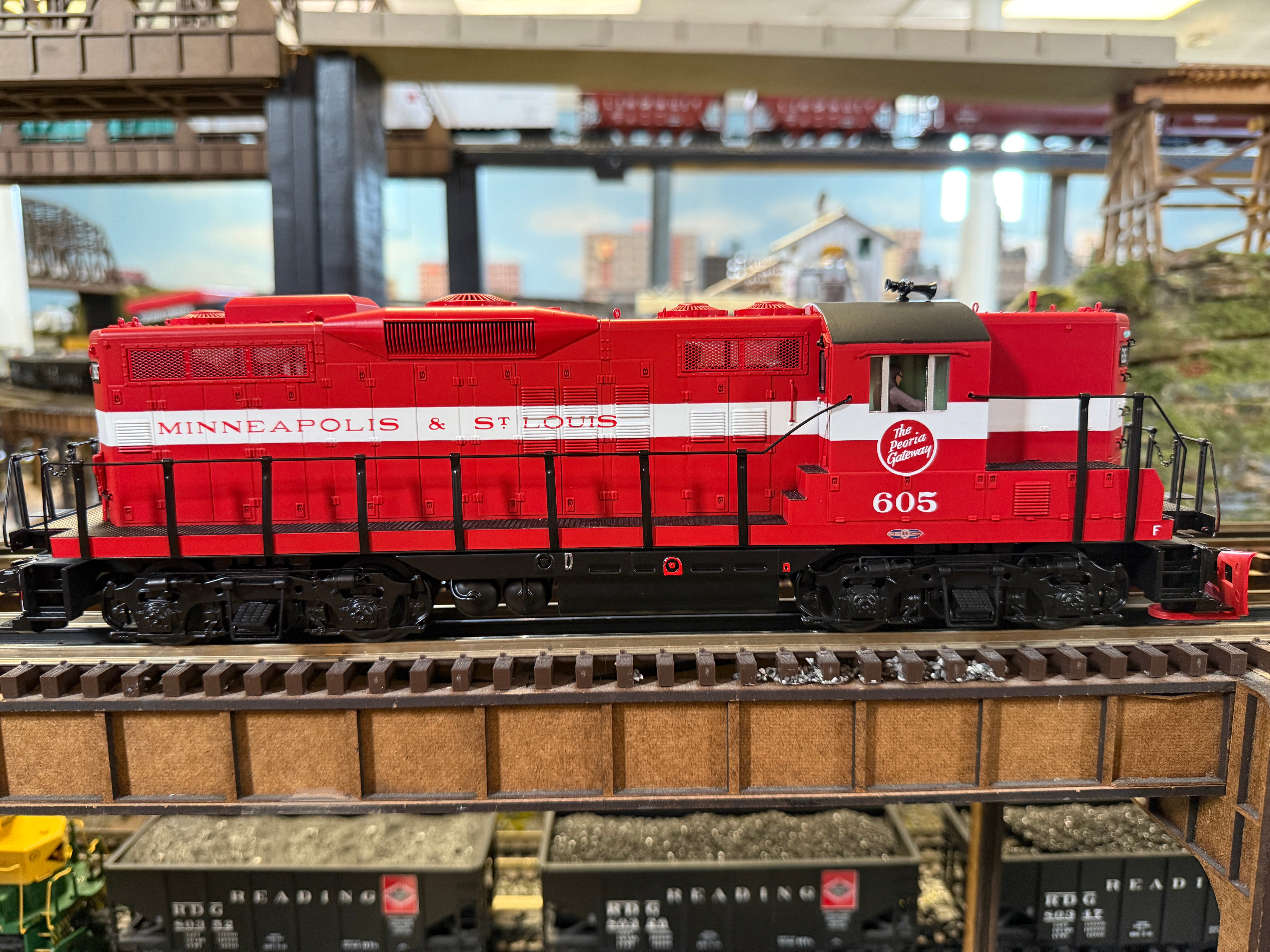 MTH 20-22030-1 - GP-9 Diesel Engine "Minneapolis & St Louis" #605 w/ PS3 - Custom Run for MrMuffin'sTrains