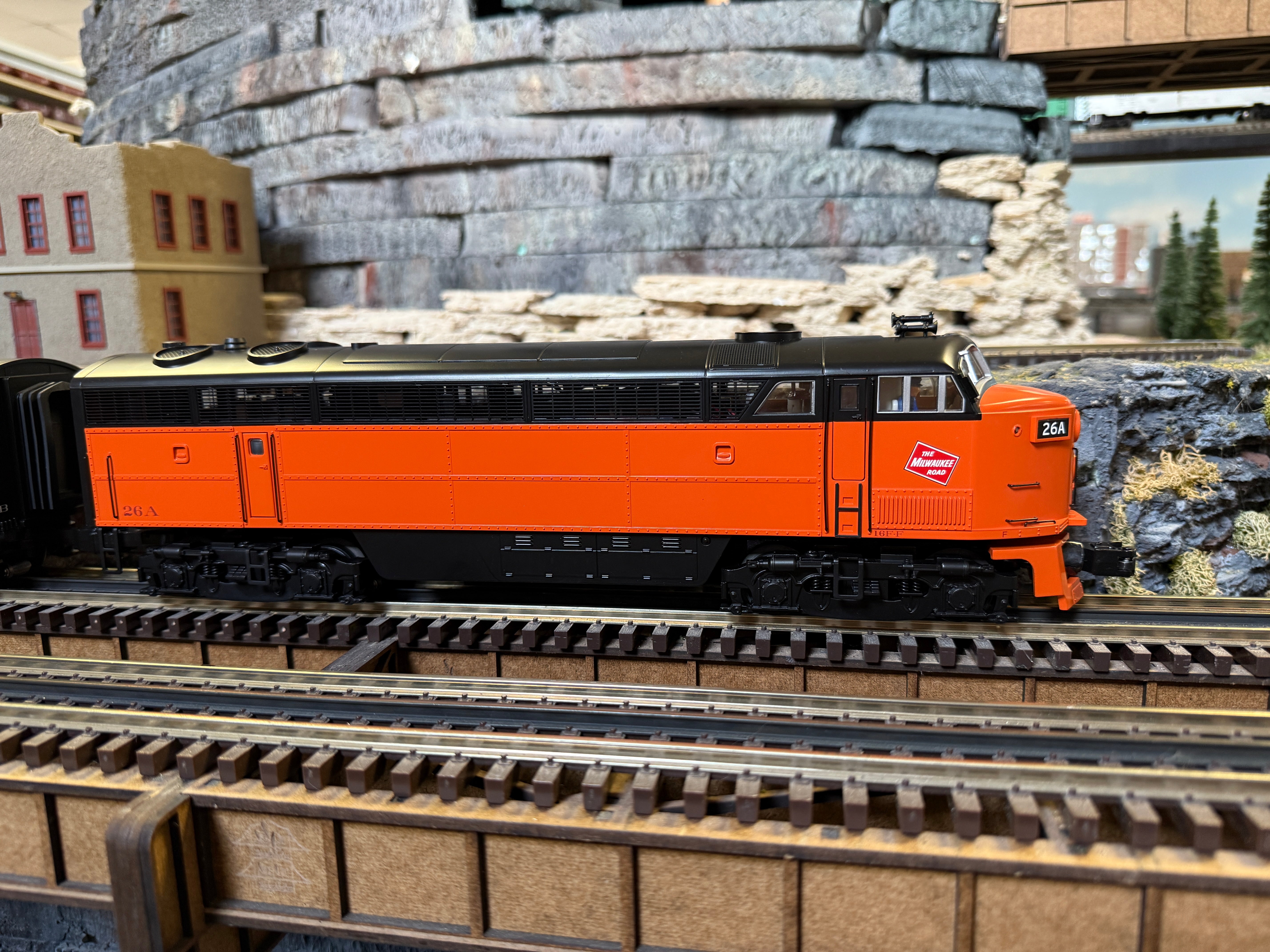 Lionel 2533958 - Legacy C Liner Diesel Locomotive "Milwaukee Road" #26A - Custom Run for MrMuffin'sTrains