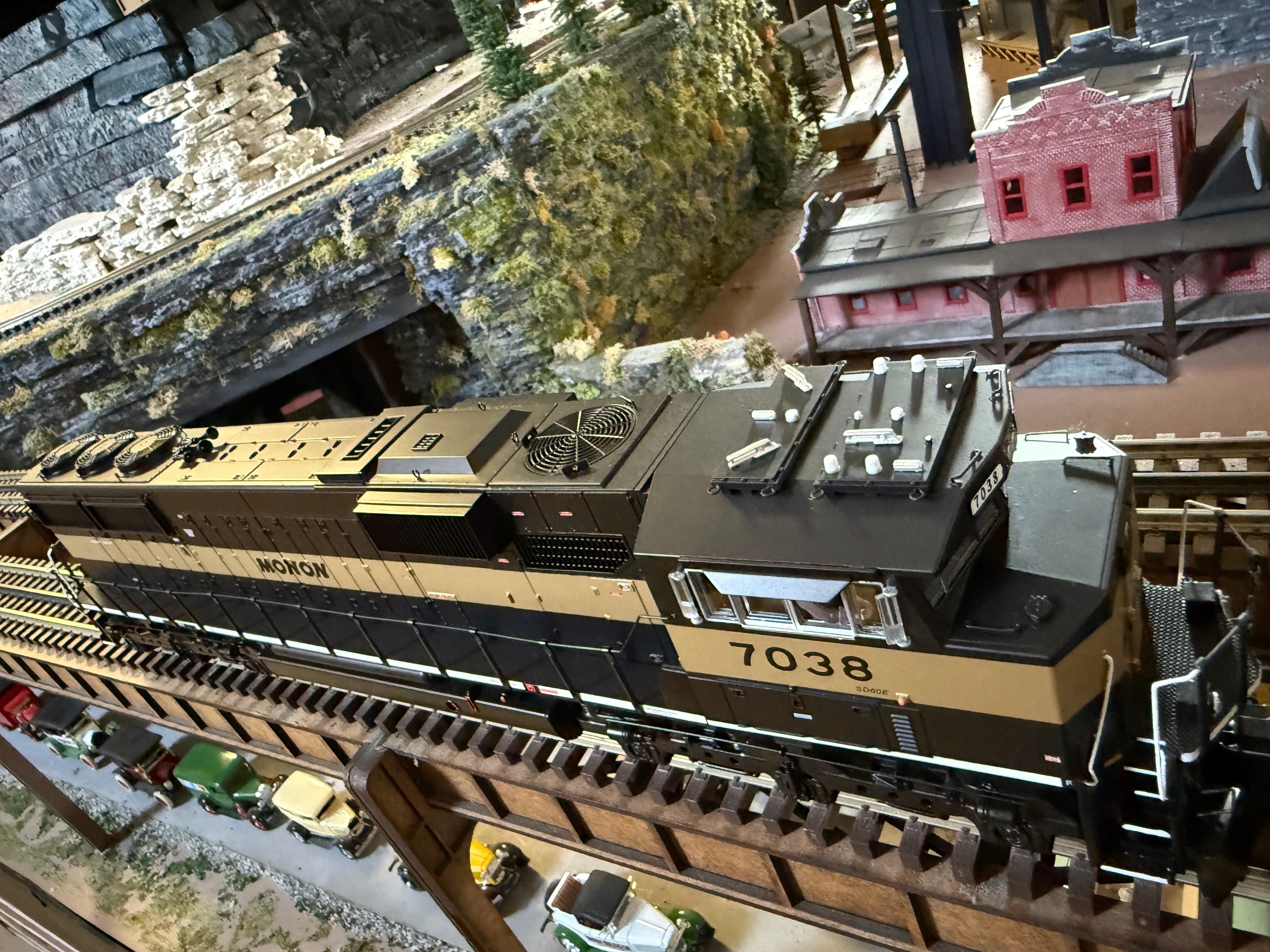 MTH 20-21983-1 - SD60E Diesel Engine "Monon" #7038 w/ PS3 - Custom Run for MrMuffin'sTrains