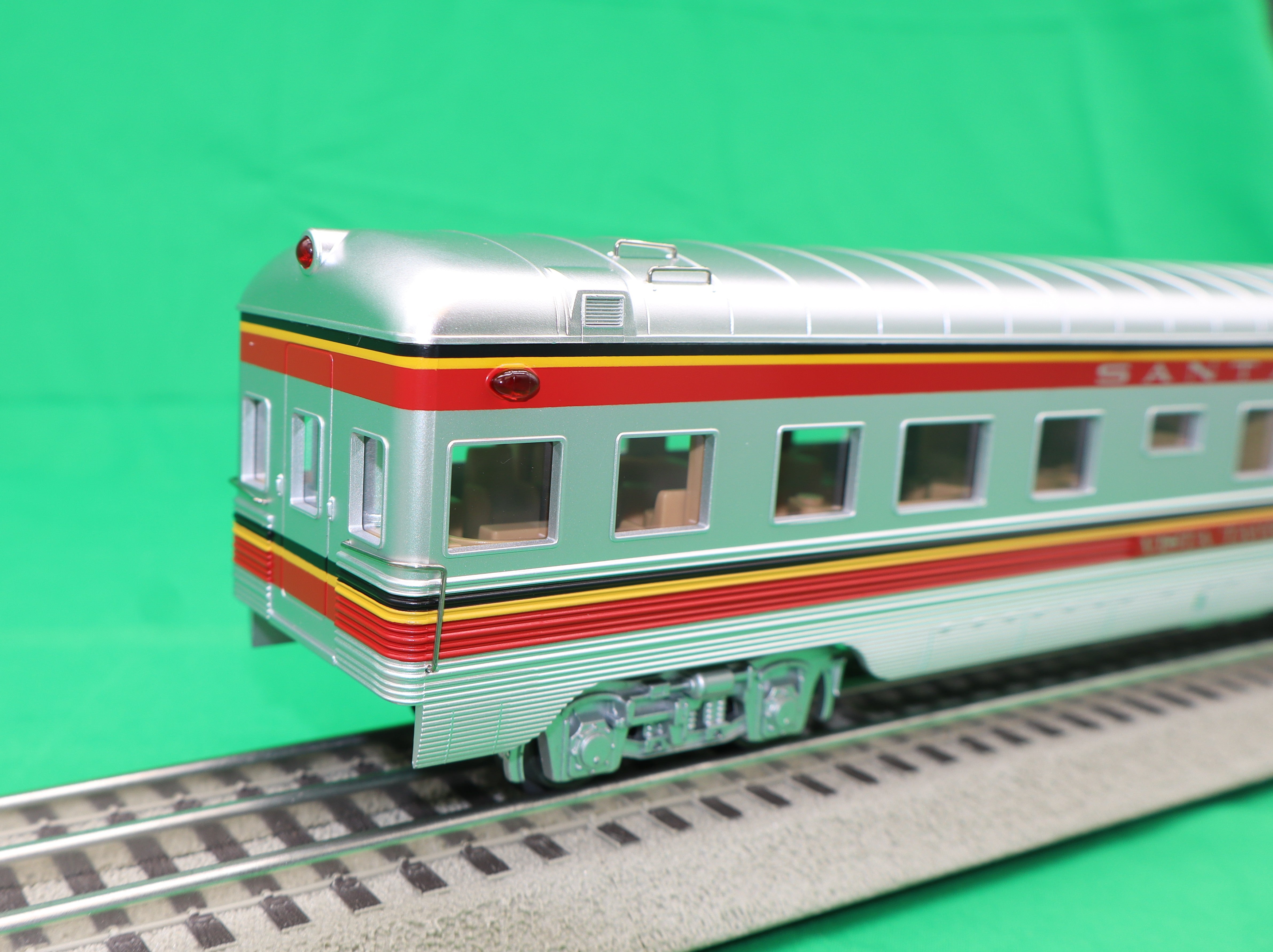 MTH 30-68240 - 60’ Streamlined Passenger Set "Santa Fe" War Bonnet (4-Car)