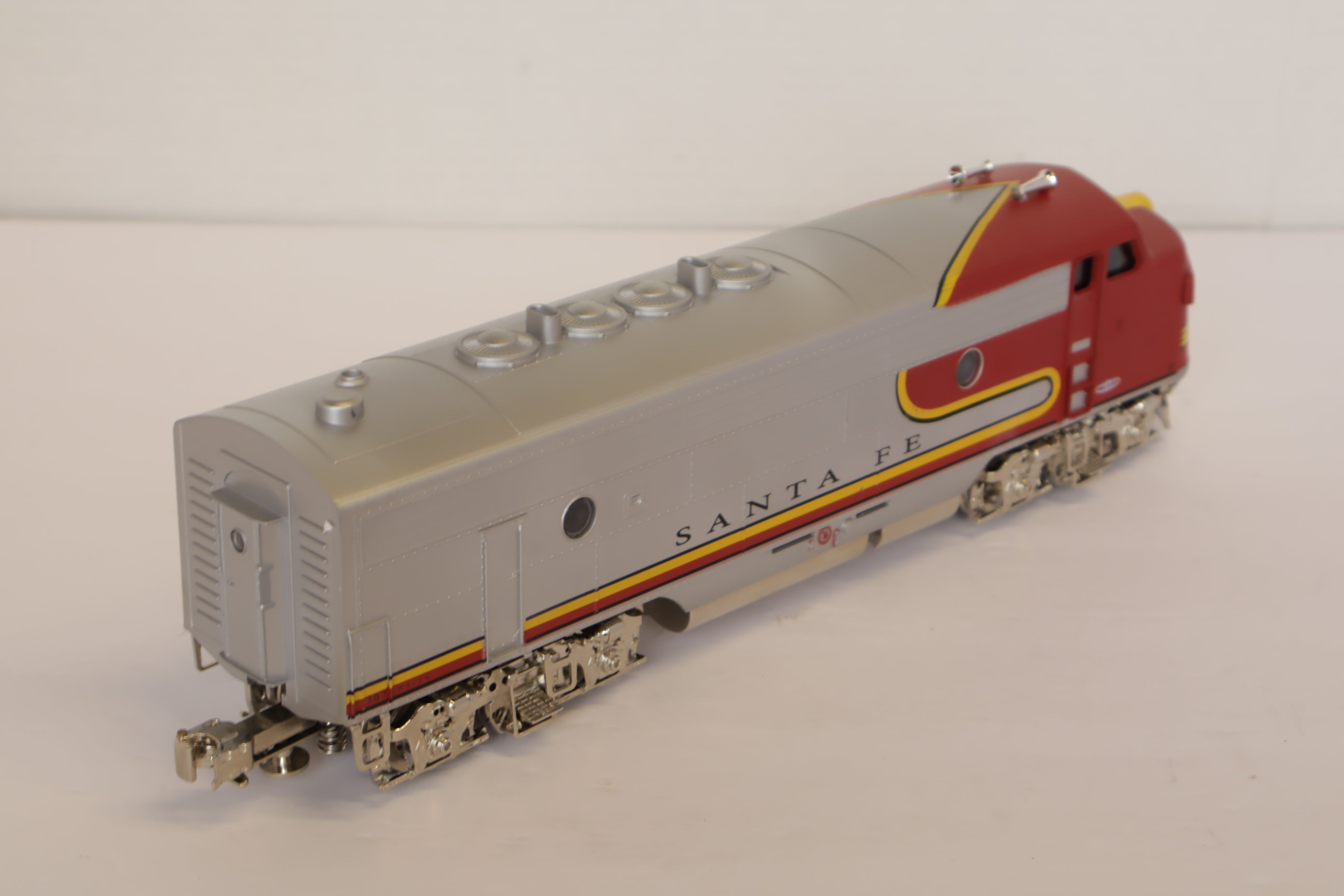 Menards 279-3945 Santa Fe Locomotive Model Number #MC90396-Second hand-M7844