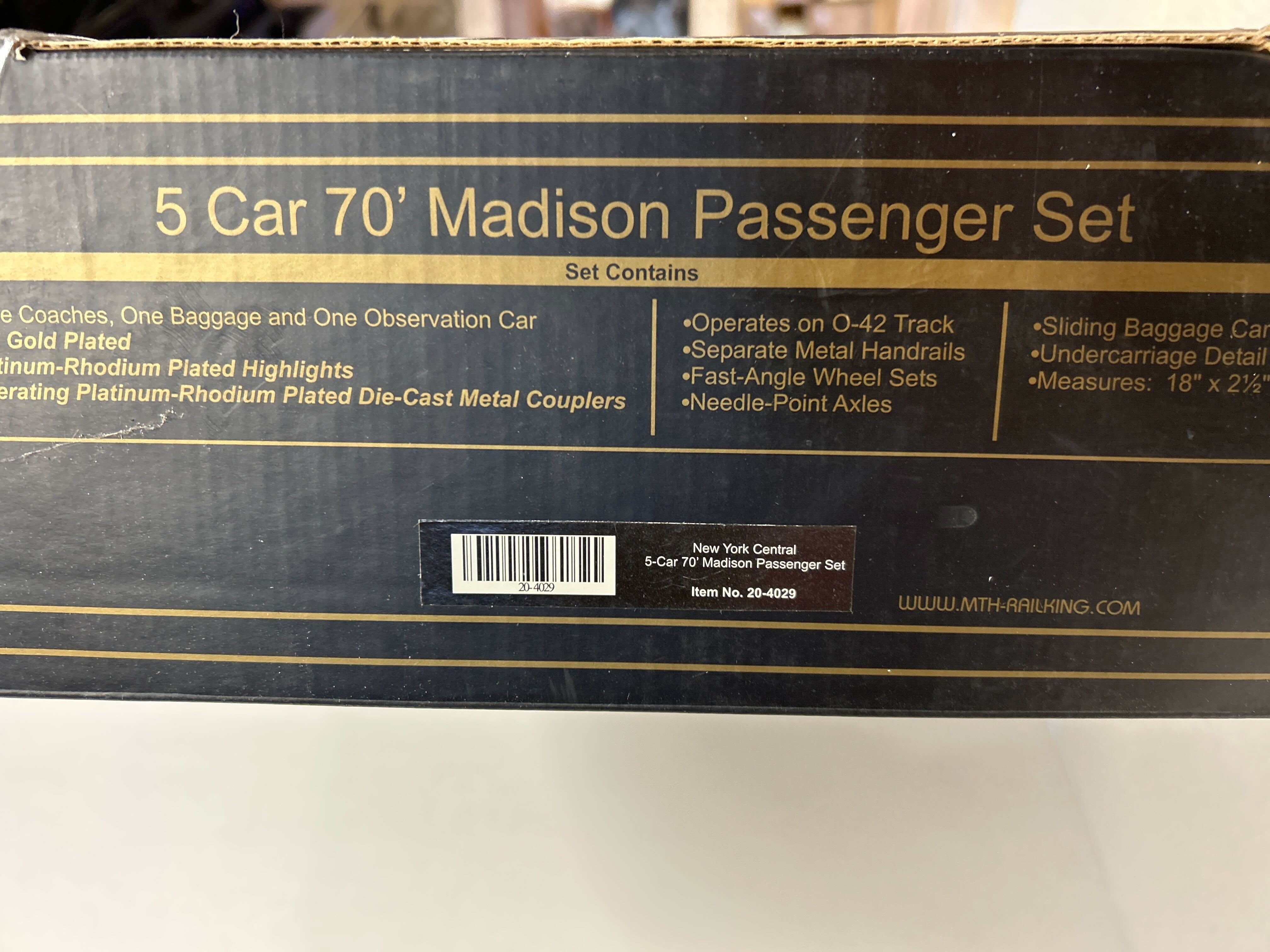 MTH 20-3040-1 NYC 4-6-4 J1e Hudson Steam Engine & 7 Car Passenger Set &  MTH 20-93037 Millennium Boxcar Y2K-Second hand-M5596