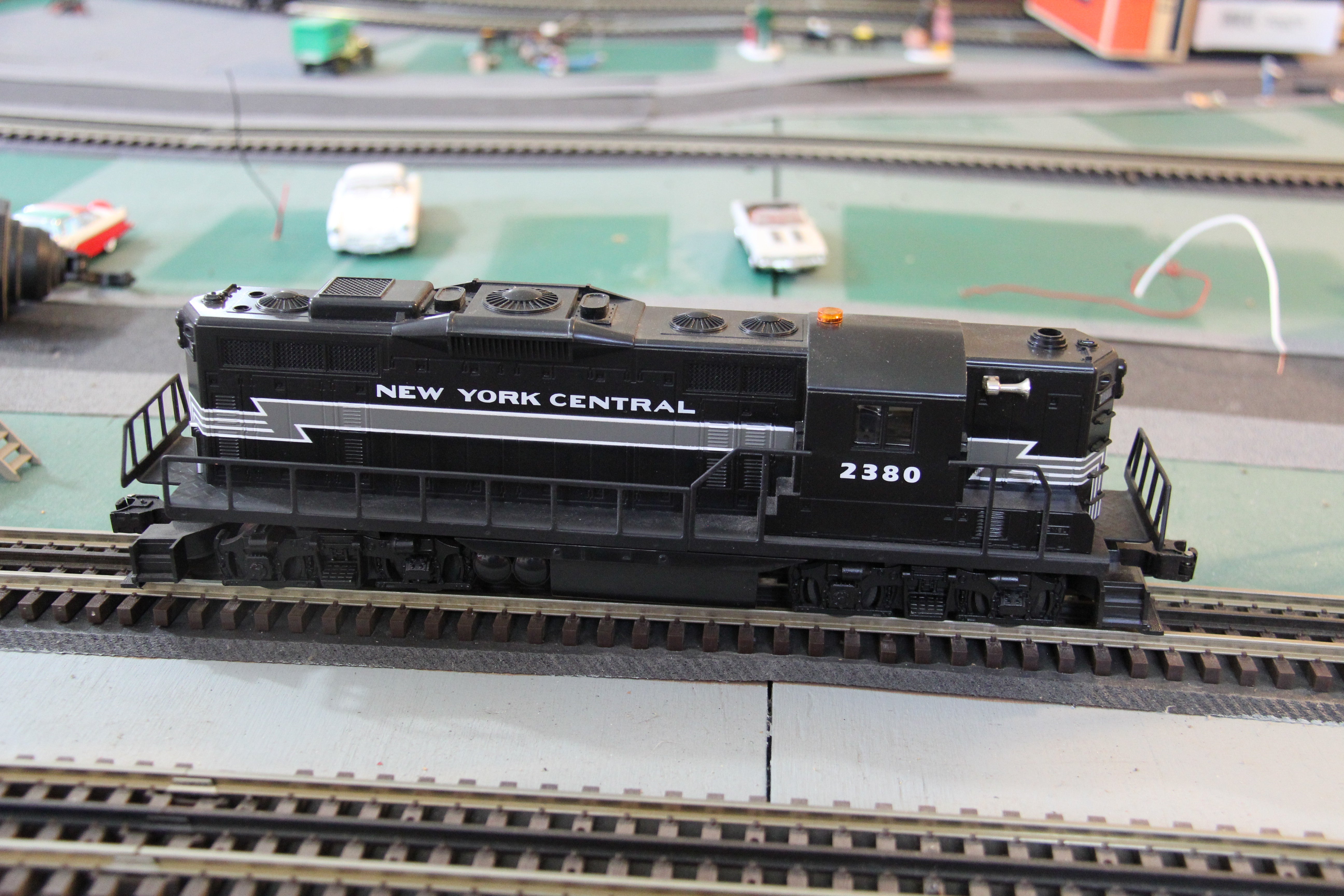 Lionel 6-18563 2380 NYC GP-9 Locomotive-Second hand-M4428