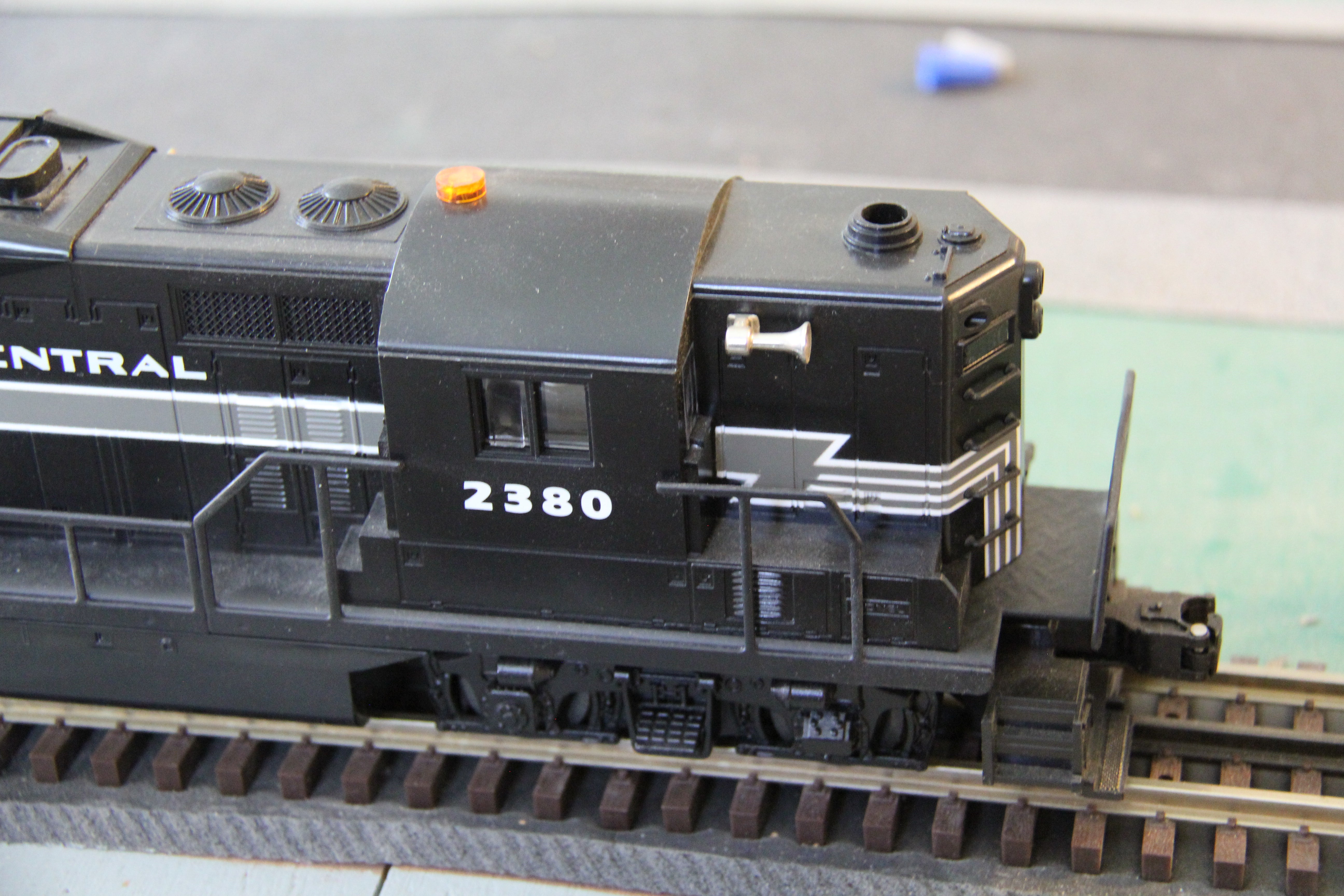 Lionel 6-18563 2380 NYC GP-9 Locomotive-Second hand-M4428