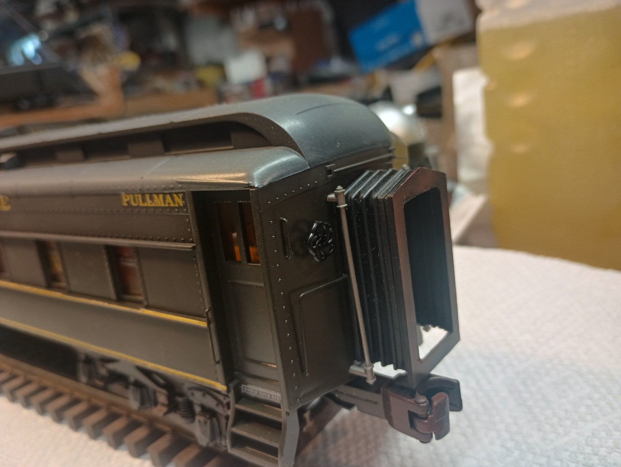 Atlas O 3007035-40LN - 70' Madison Heavyweight Passenger Car Set "Louisville & Nashville" (6-Car) - Custom Run for MrMuffin'sTrains