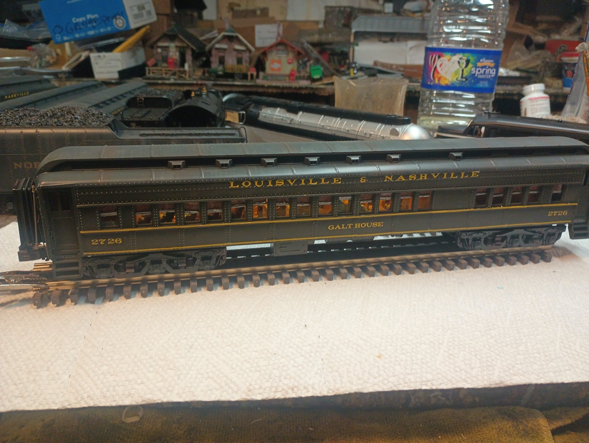 Atlas O 3007035-40LN - 70' Madison Heavyweight Passenger Car Set "Louisville & Nashville" (6-Car) - Custom Run for MrMuffin'sTrains