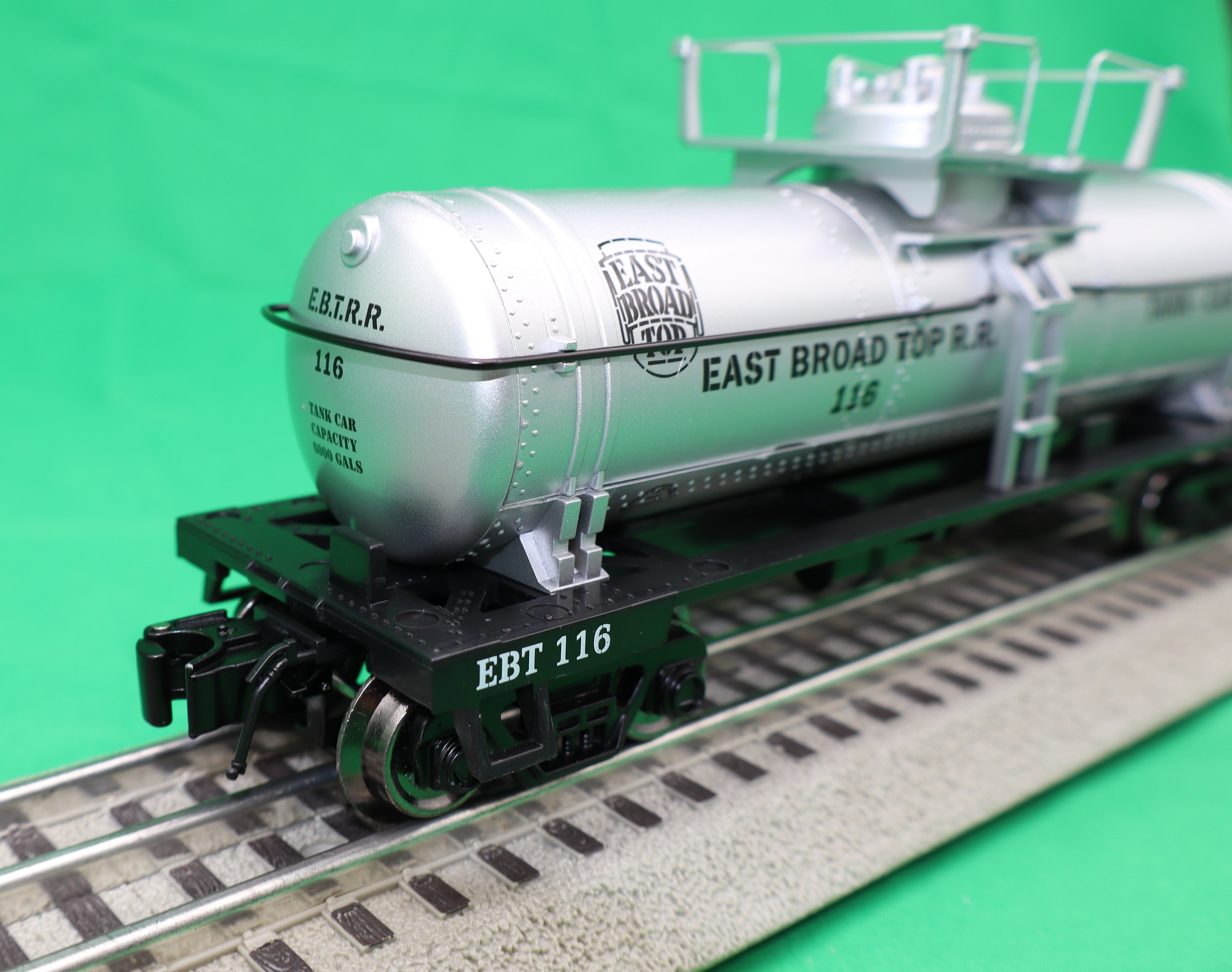 Ready Made Trains RMT-96899-12 - 8000 Gallon Single Dome Tank "East Board Top" #116