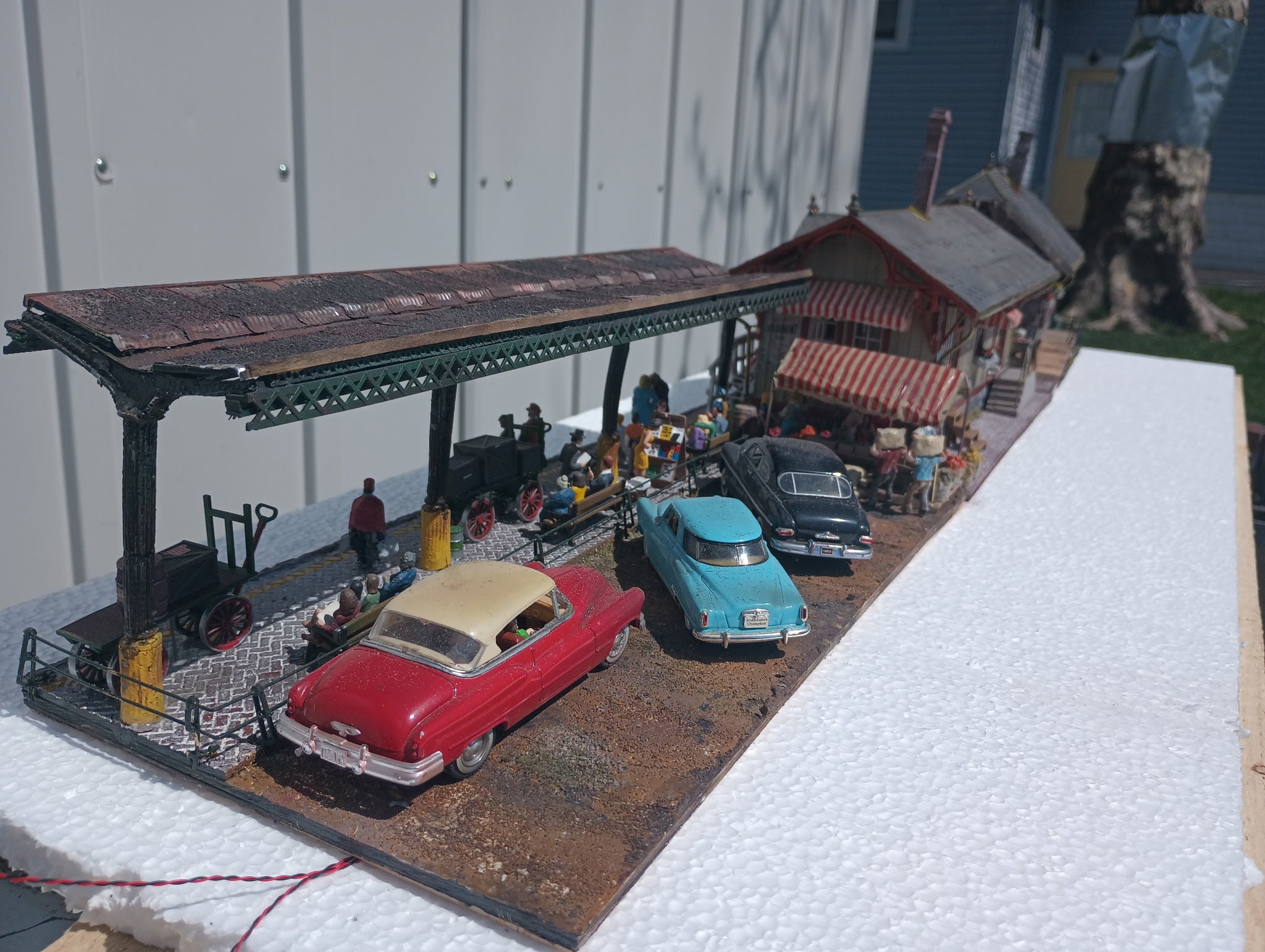 Harry Hieke Custom - Small Town Passenger Station Complex - 44" long