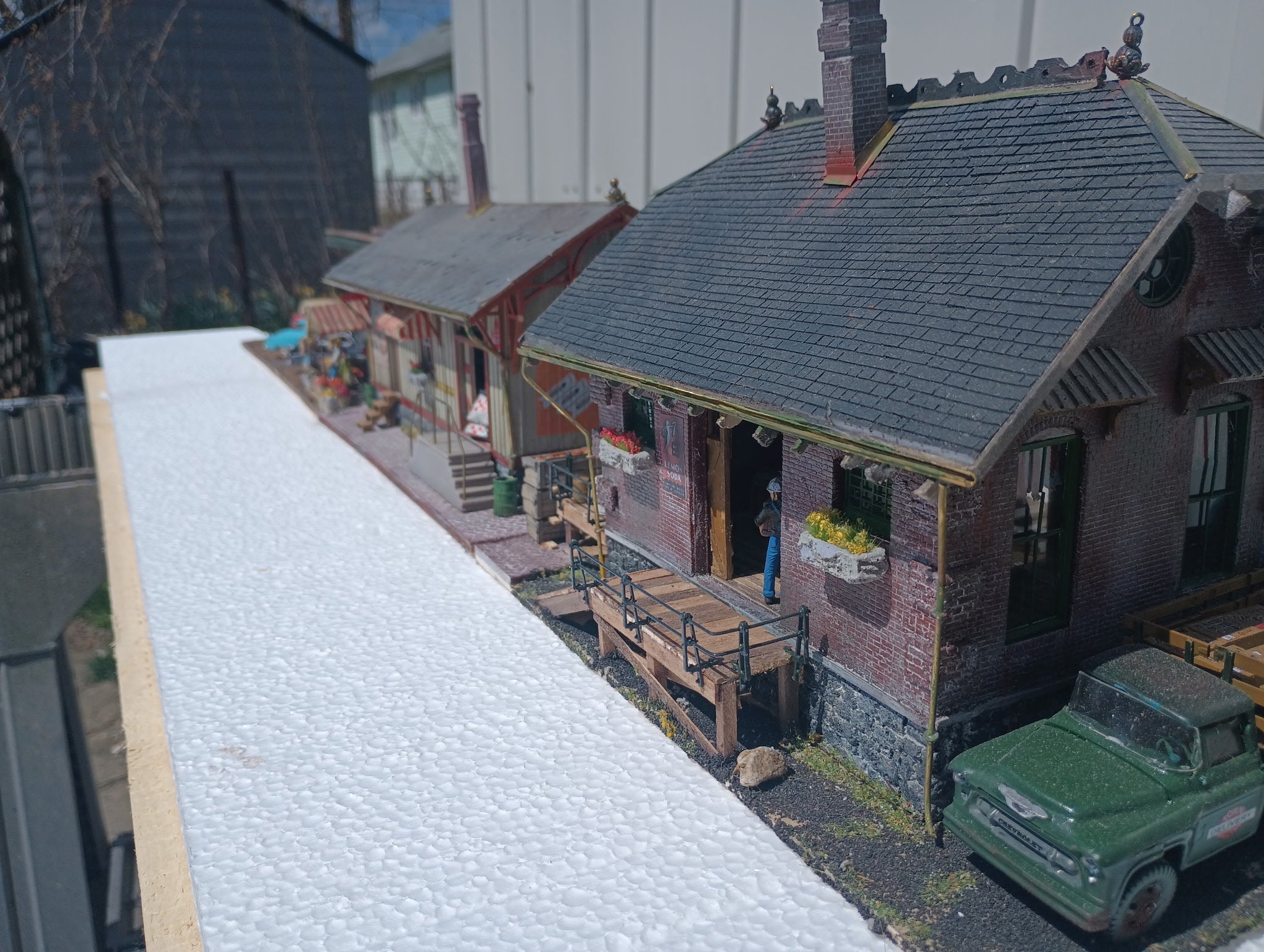 Harry Hieke Custom - Small Town Passenger Station Complex - 44" long