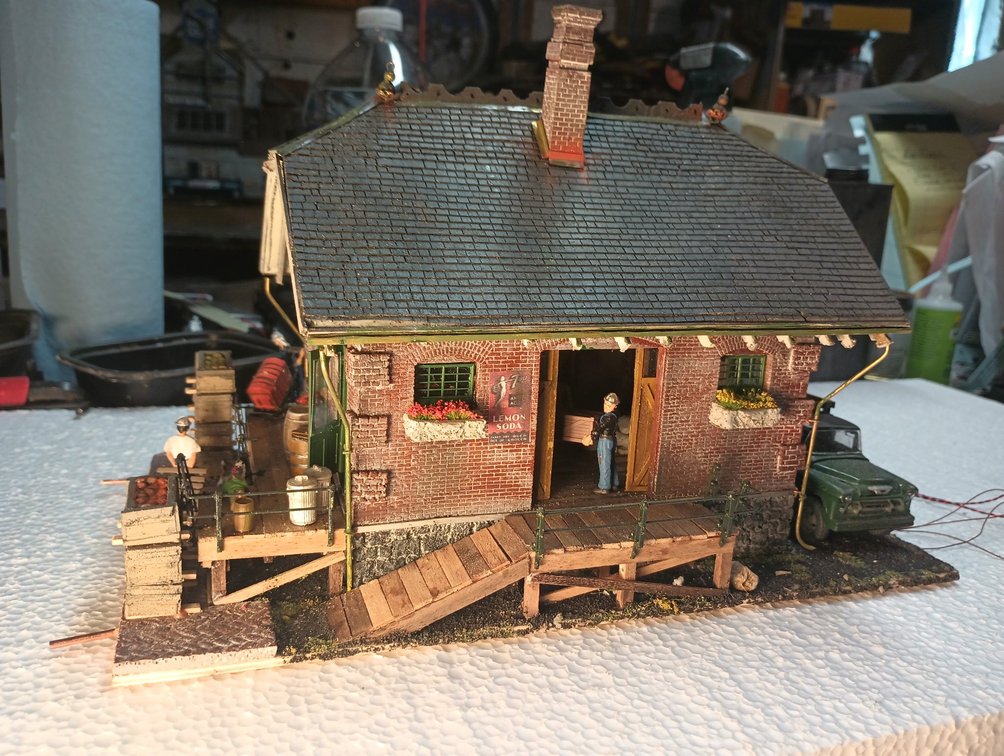 Harry Hieke Custom - Small Town Passenger Station Complex - 44" long