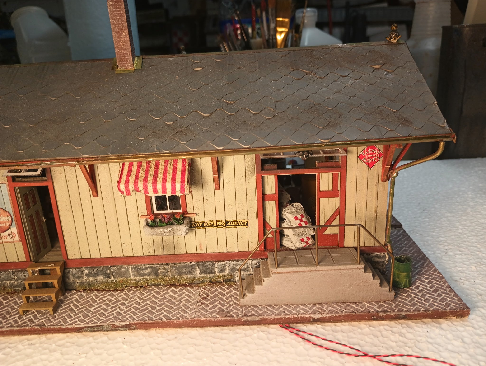 Harry Hieke Custom - Small Town Passenger Station Complex - 44" long