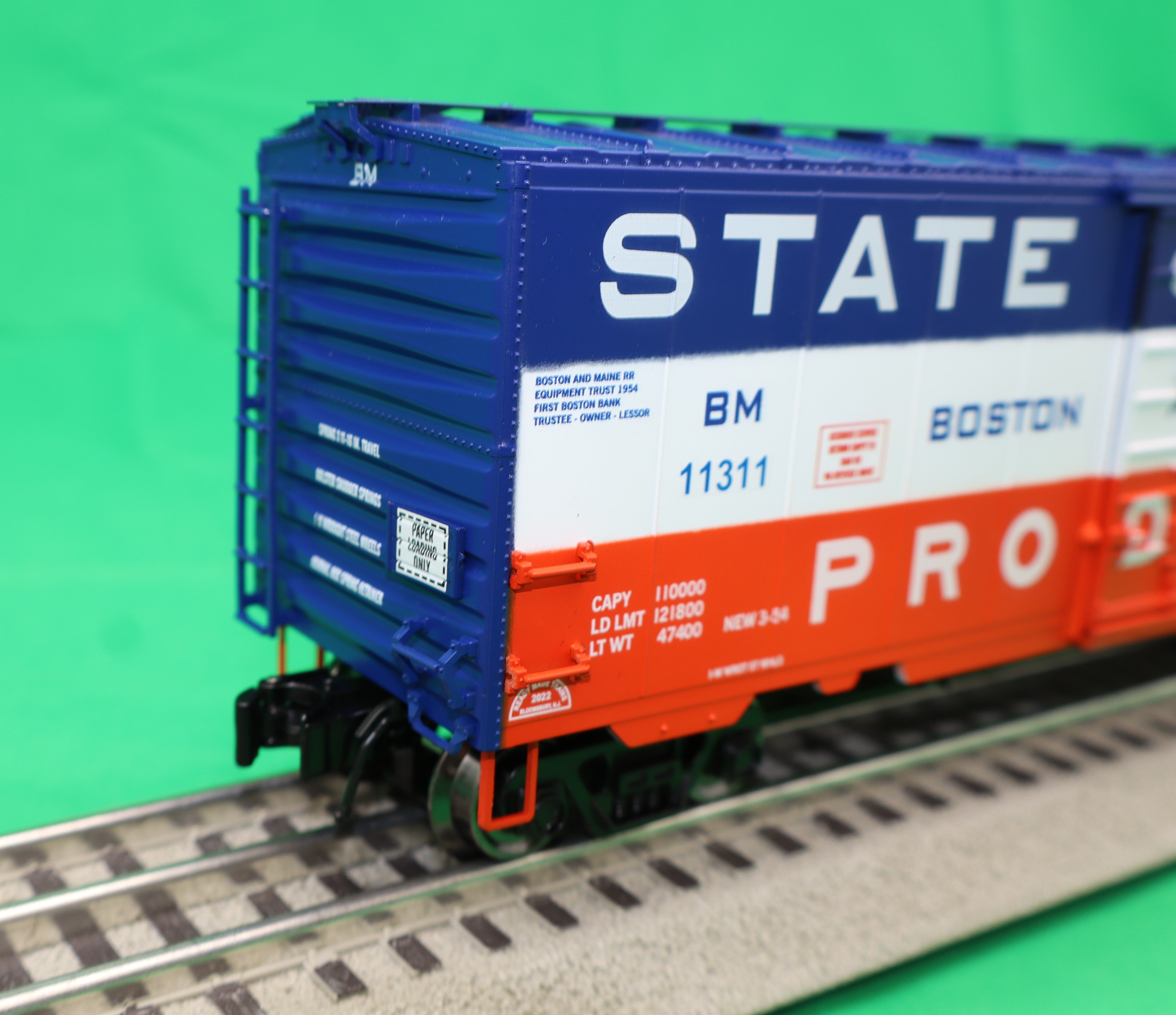 Ready Made Trains RMT-96442 - 40" PS-1 Box Car "Boston & Maine" (State of Maine)