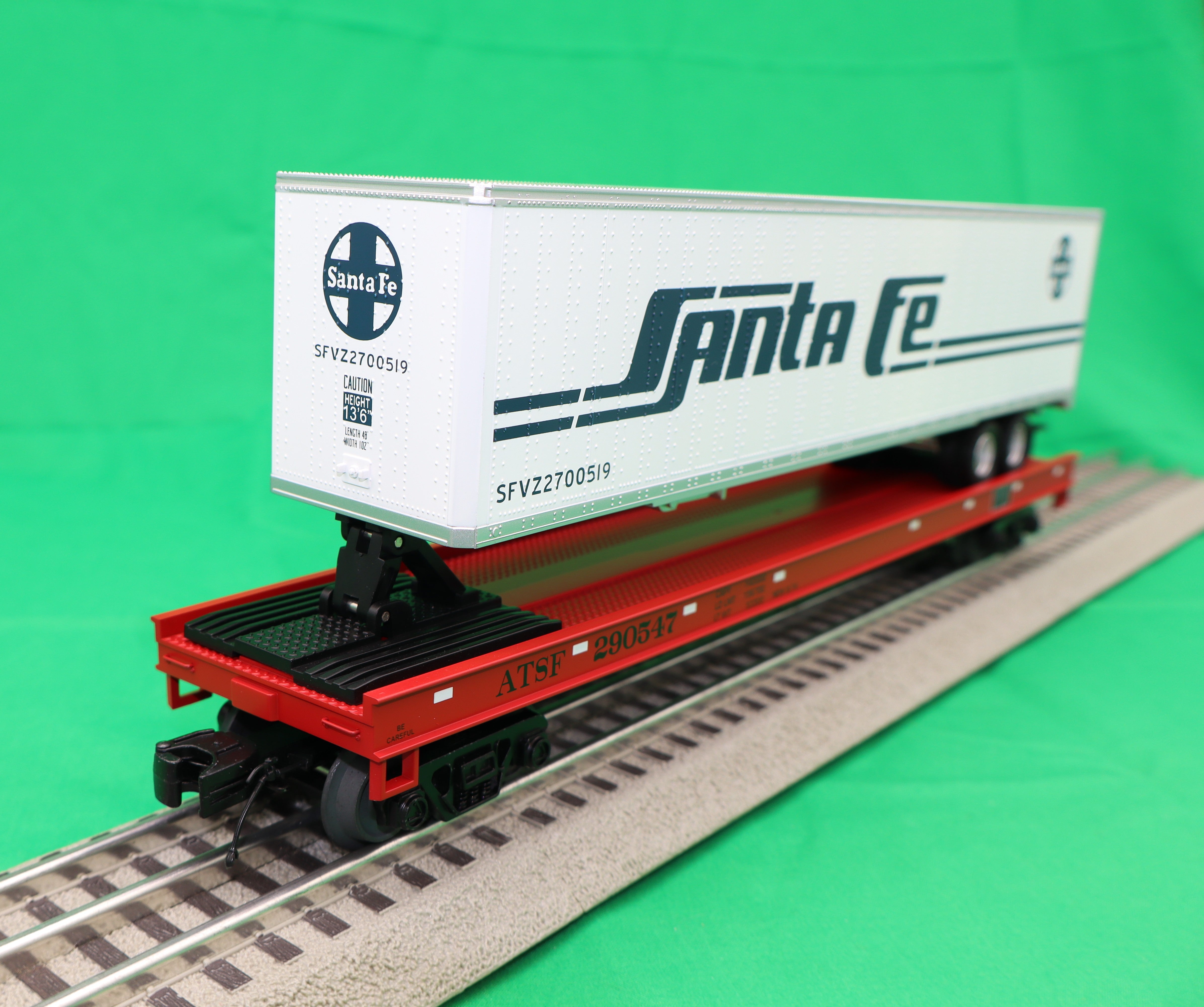 MTH 20-95704 - Flat Car "Santa Fe" w/ 48' Trailer