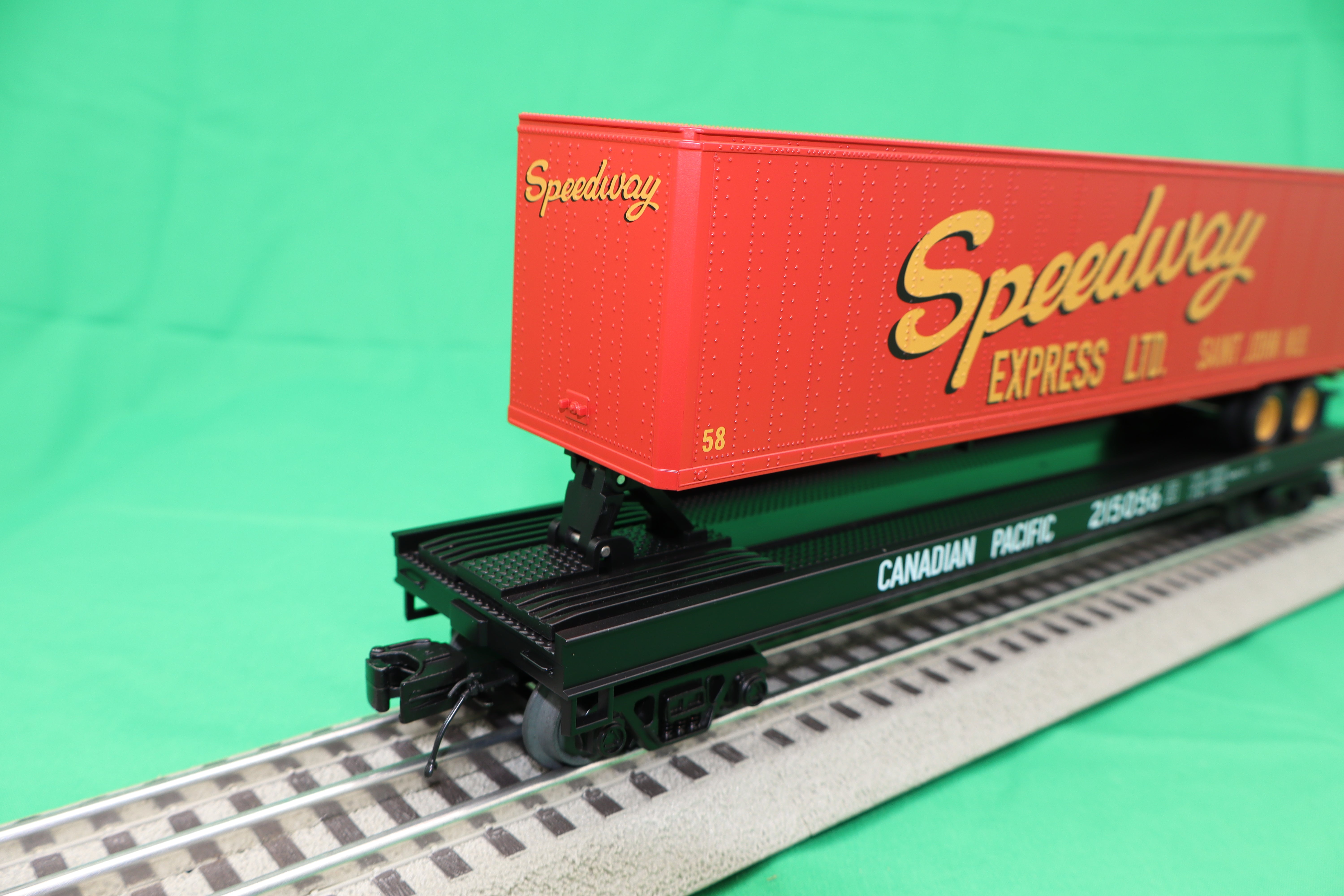 MTH 20-95702 - Flat Car "Canadian Pacific" w/ 48' Trailer