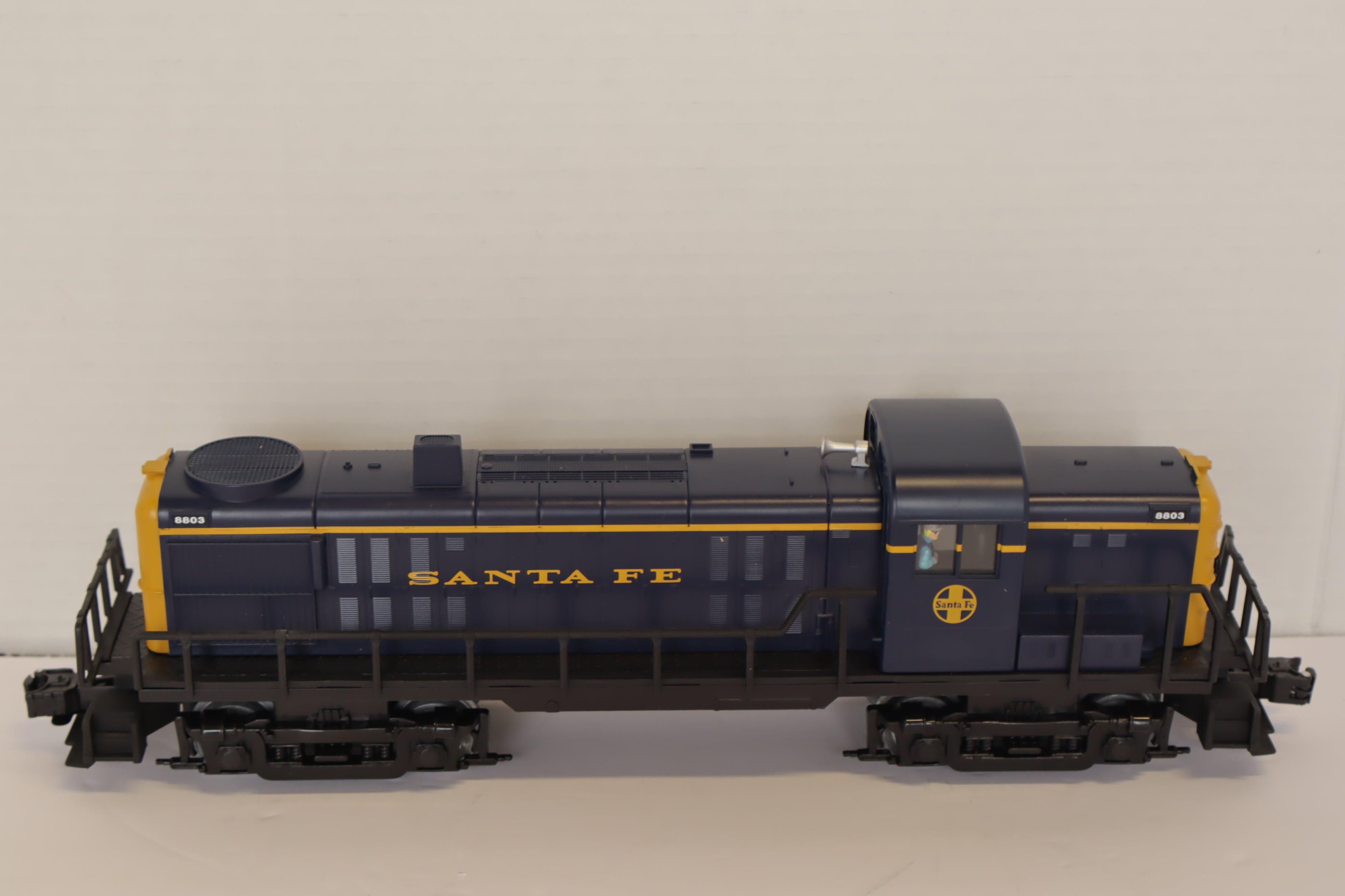 Lionel 6-30207 Santa Fe Scout Remote Freight Set-Second hand-M7675