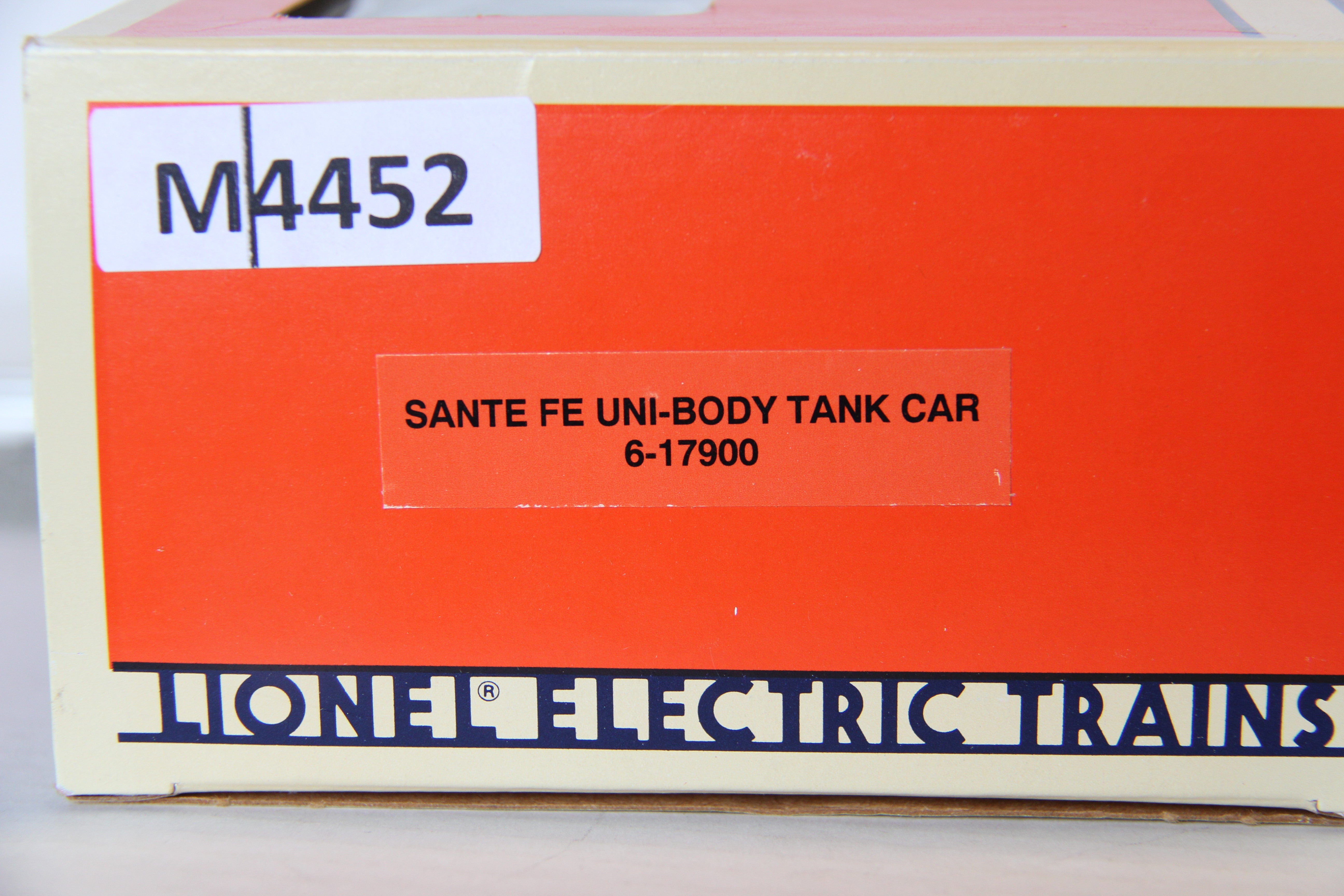 Lionel 6-17900 Santa Fe Center Uni-Body Tank Car-Second hand-M4452