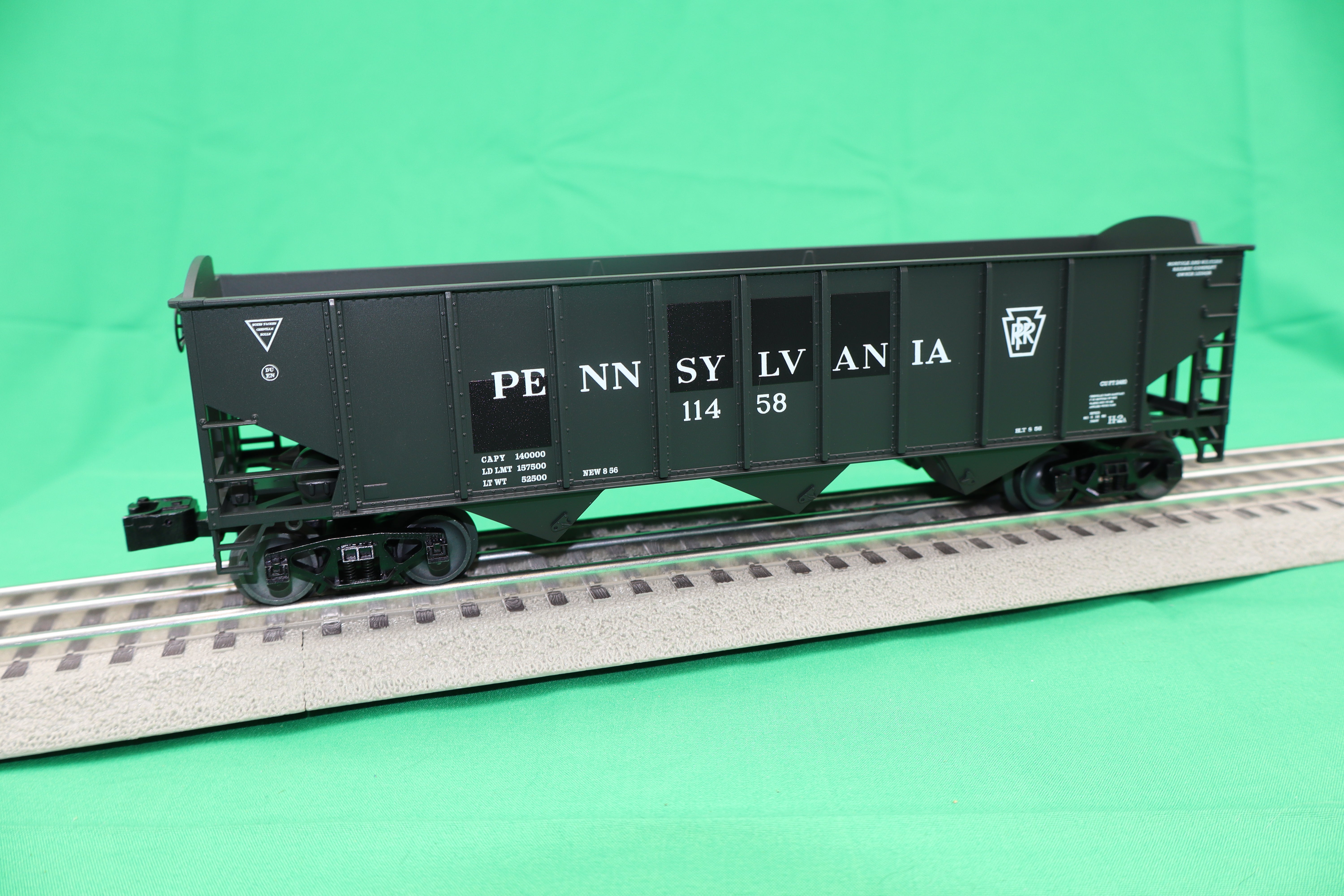 Lionel 2542249 - 3-Bay Hopper w/Peaked Ends "Pennsylvania" #11458