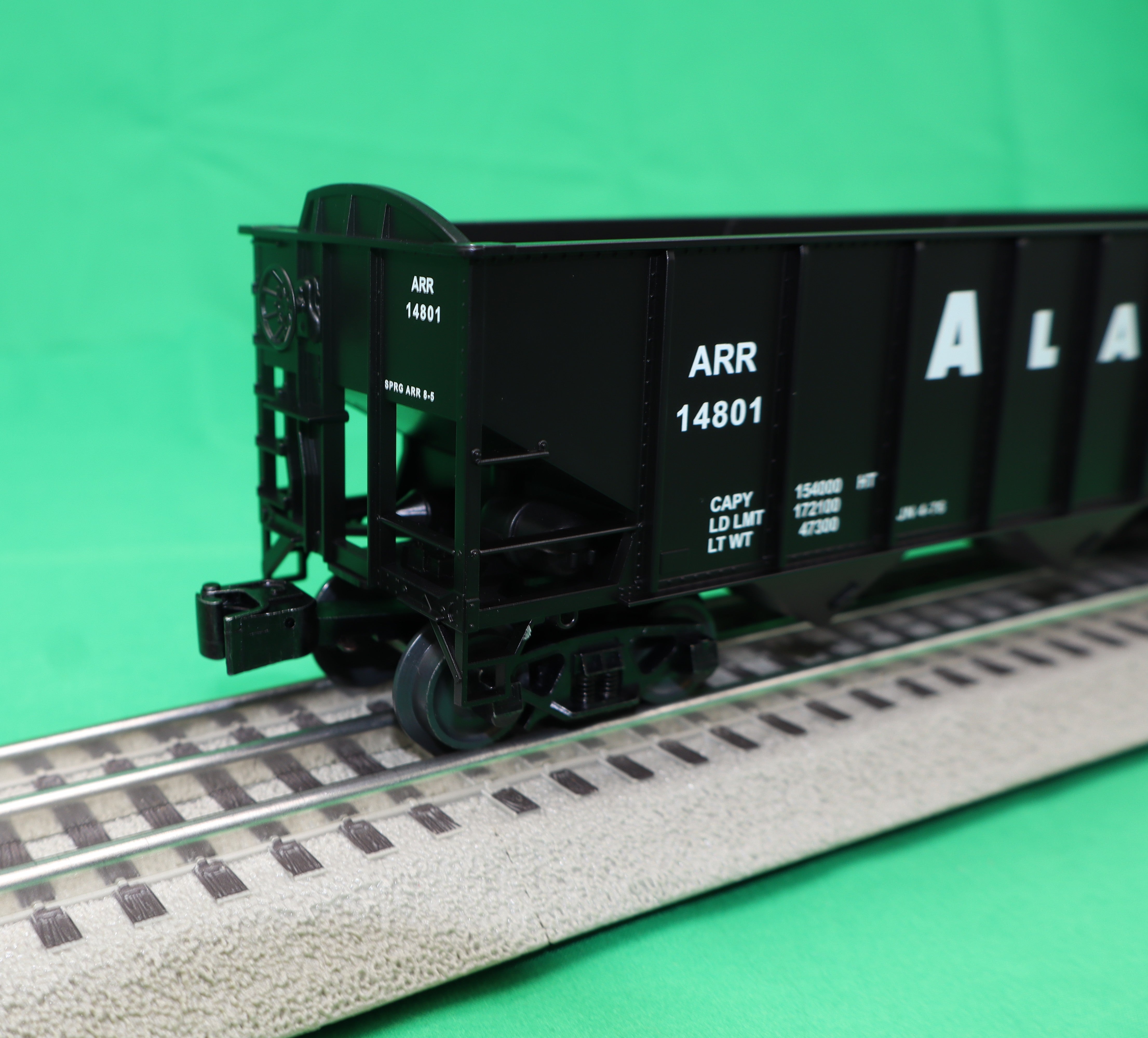 Lionel 2542199 - 3-Bay Hopper w/Peaked Ends "Alaska" #14801