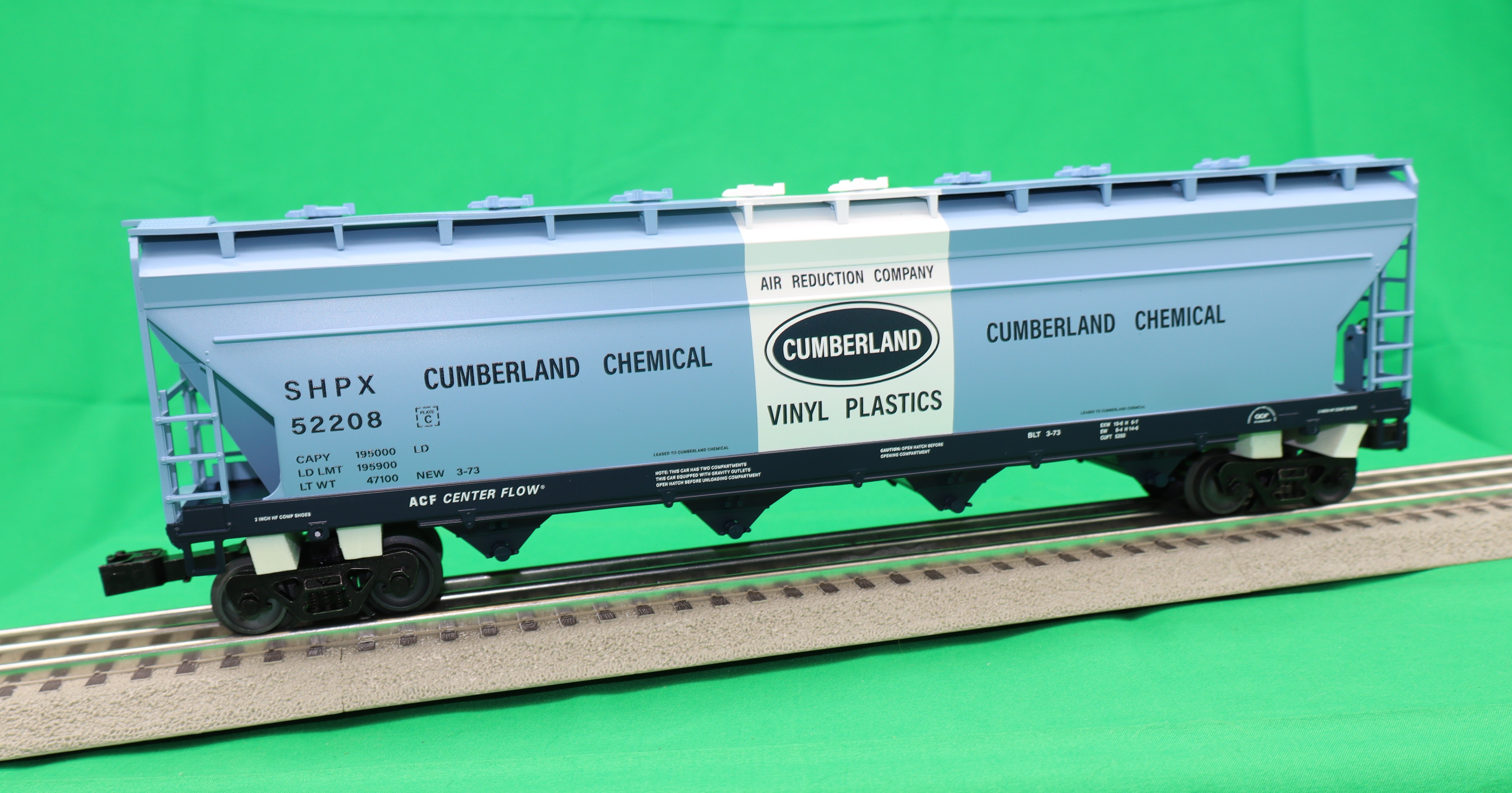 Lionel 2542182 - 4-Bay Centerflow Hopper Car "Cumberland Chemical" #52208 (ACF)