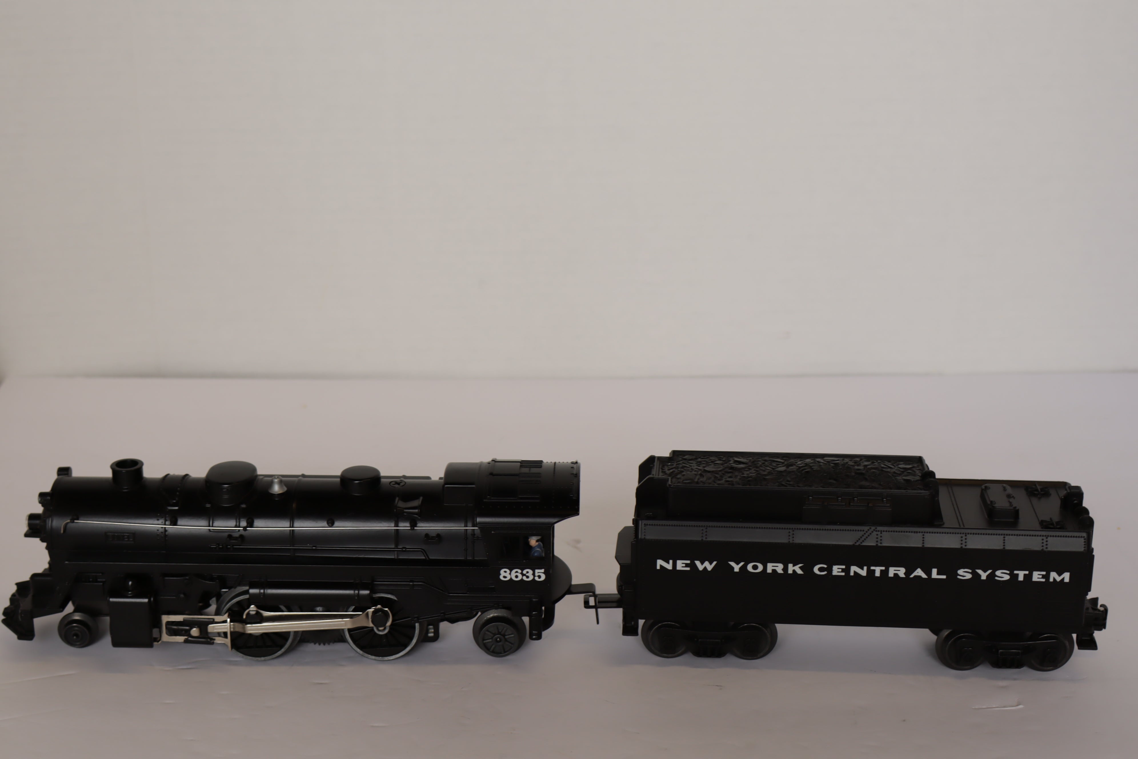 Lionel 6-30016 New York Central Flyer-Conventional 4-4-2 Steam Loco #8635-Second hand-M7679