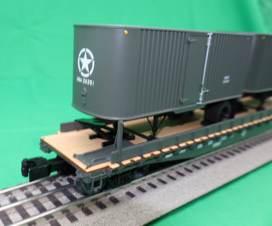 Lionel 2526350 - Flat Car "U.S. Army" w/ 2 Trailers #39500