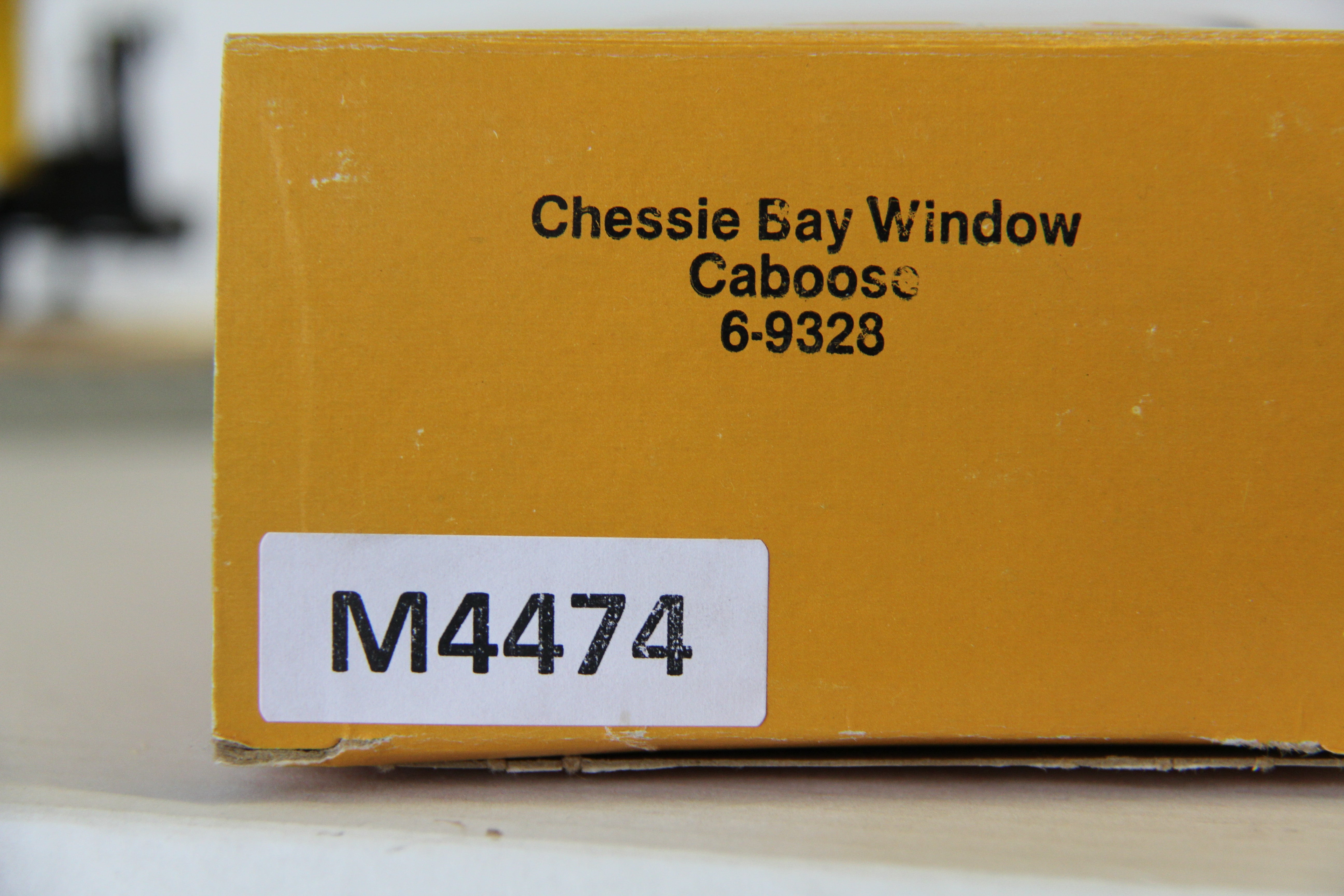 Lionel 6-9328 Chessie Bay Window Caboose-Second hand-M4474