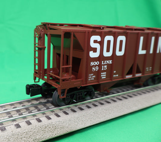 Lionel 2542122 - AC-2 Covered Hopper "Soo Line" #8915 - MrMuffin'sTrains