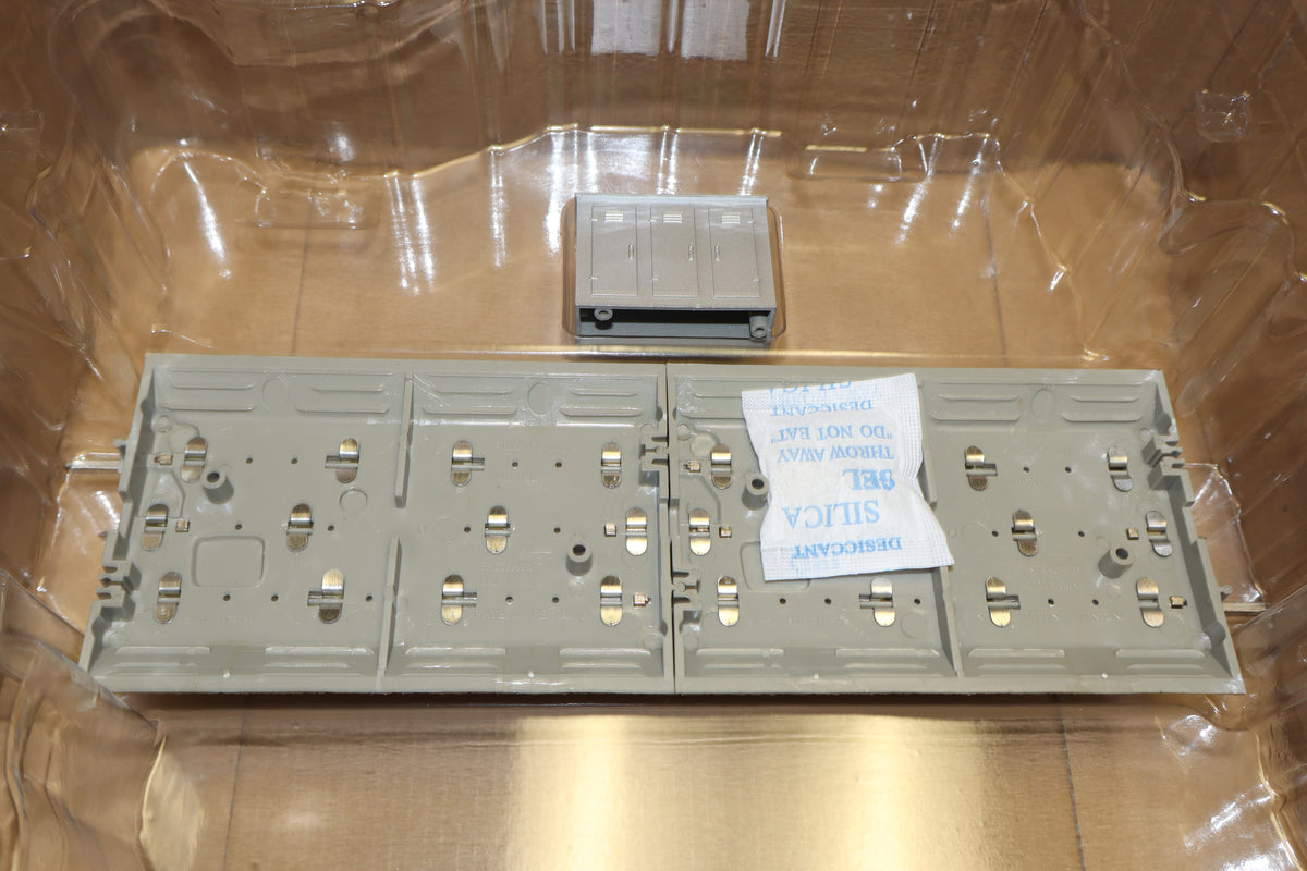 Lionel 2529070 - FasTrack - Grade Crossing w/ Gates & Flashers (UPDATED)