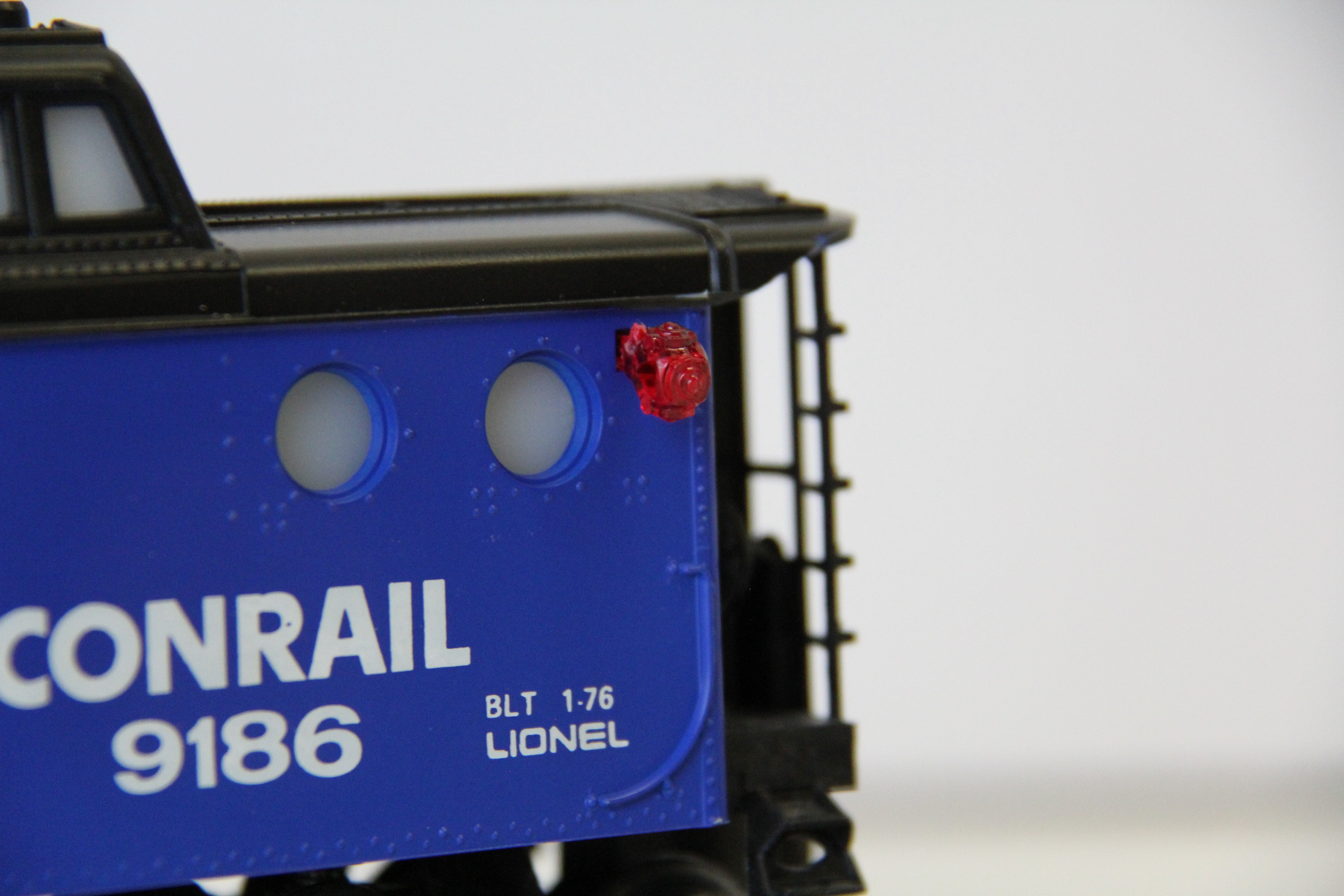 Lionel 6-9186 Conrail Lighted Caboose-Second hand-M4488
