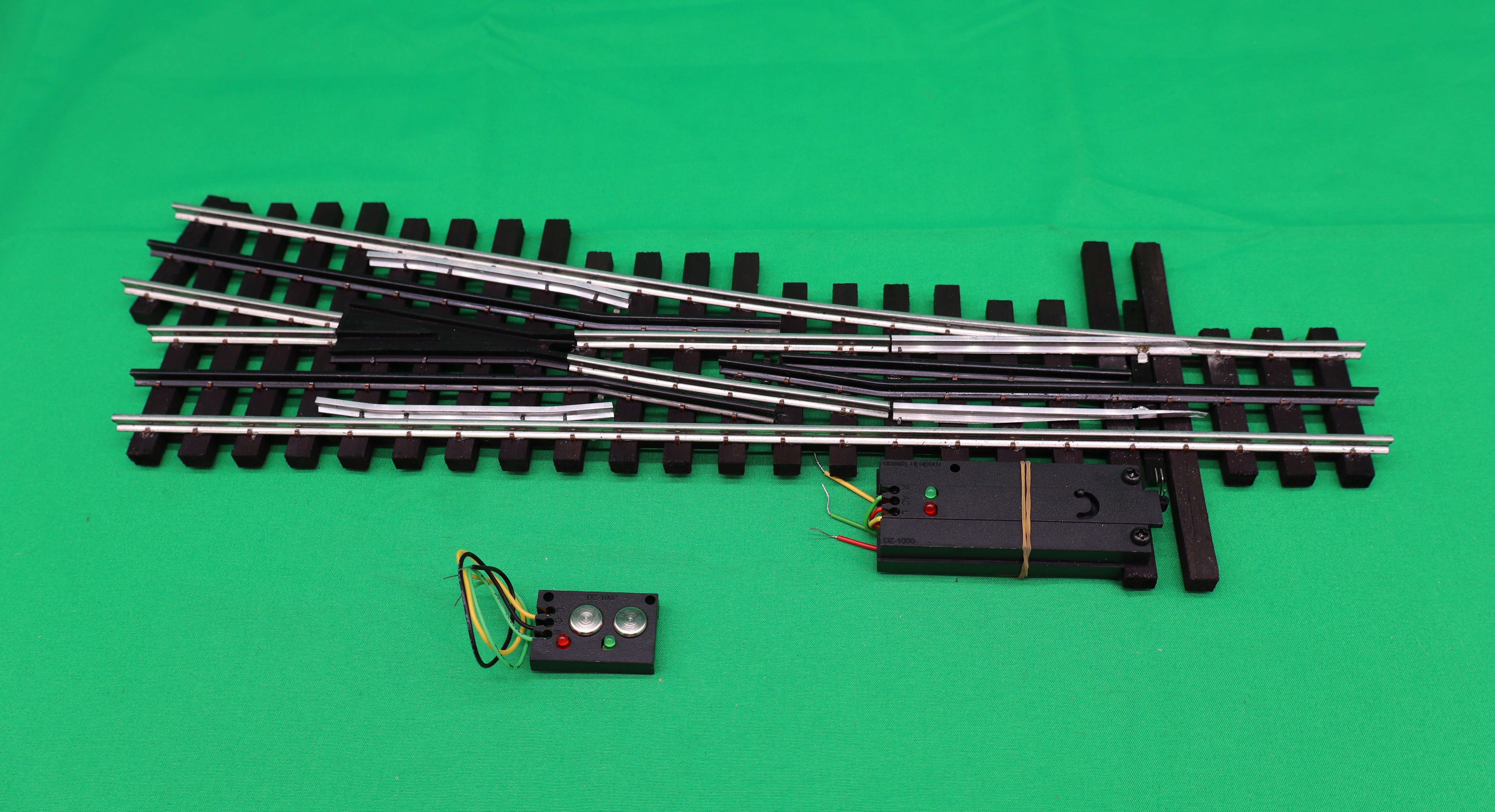 Ross Custom Switches #100M - Super Line - Regular 11 Degree Track (Right Hand) w/ Dz1000