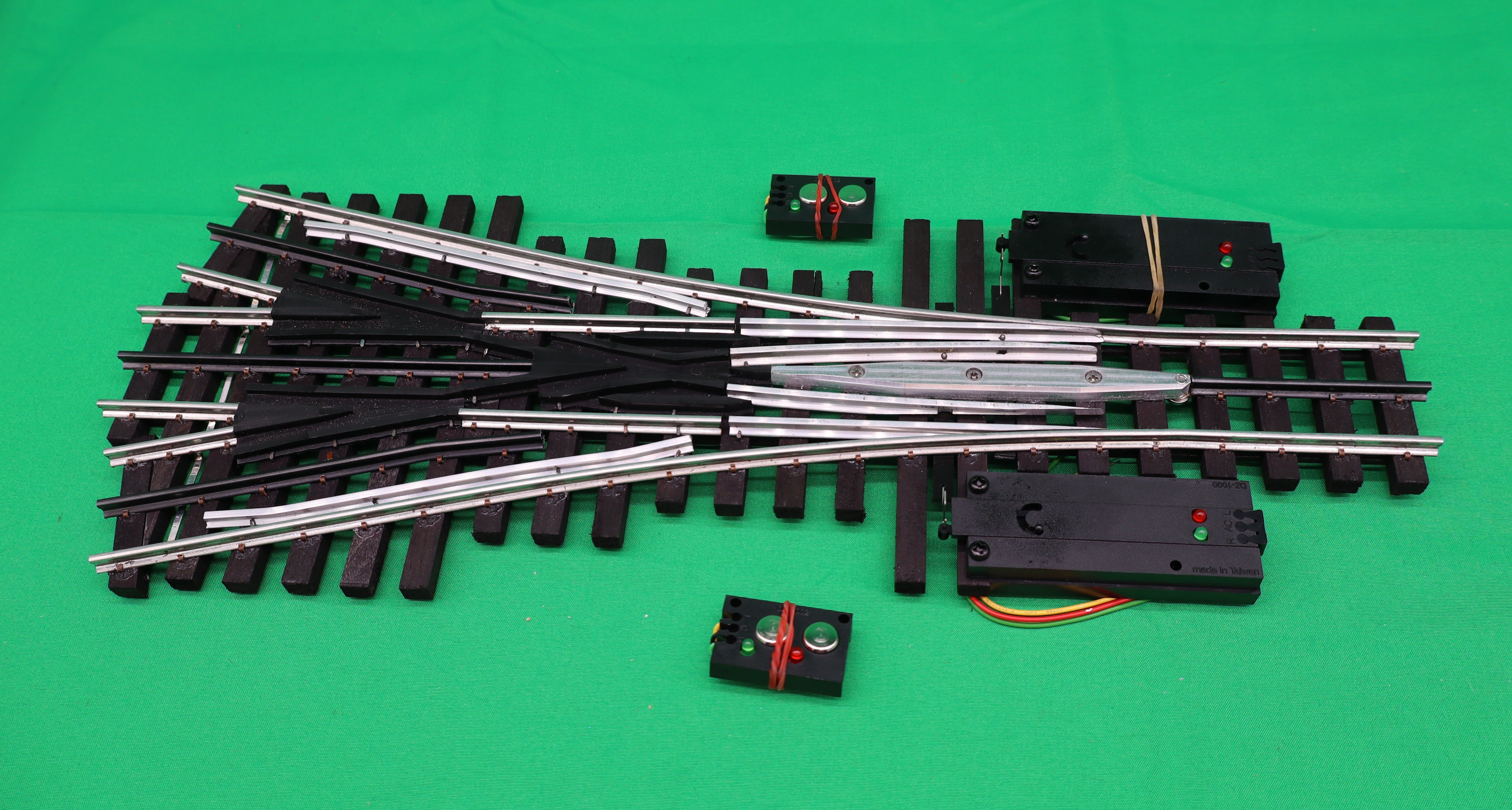 Ross Custom Switches #204M - Premiere Line - #4 Three Way Switch Track w/ Dz1000