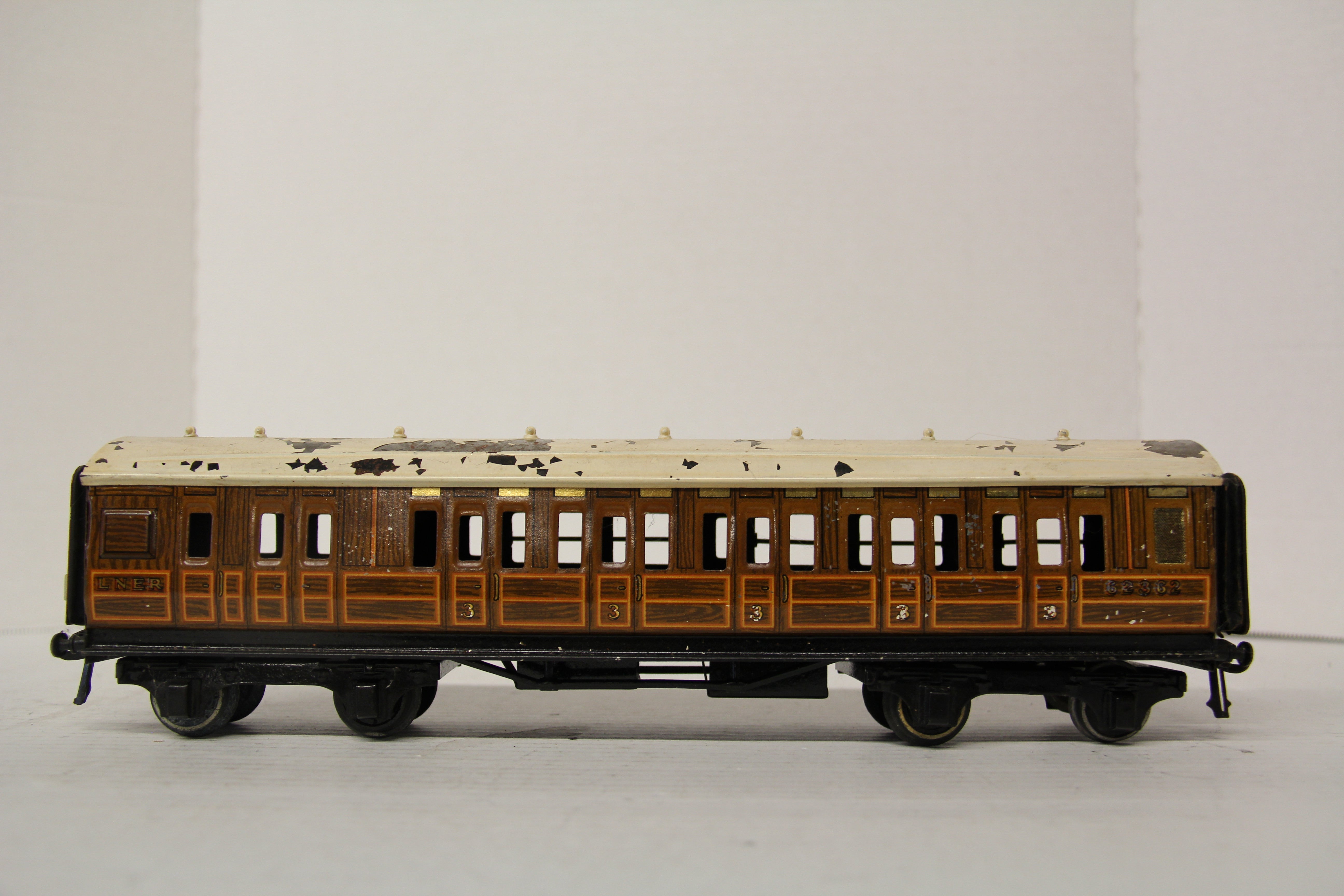 LNER Third Class Coach Car #62362-Second hand-M6424