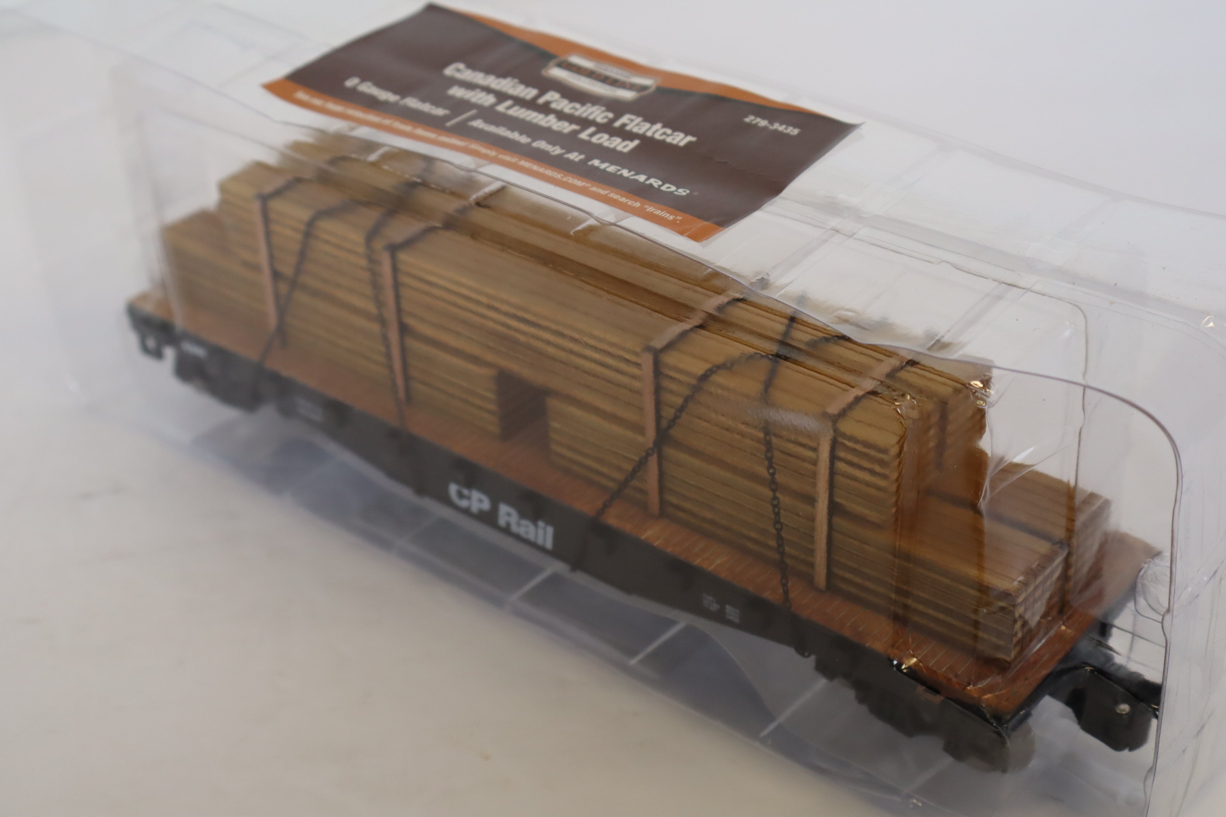 Menards #279-3435 Canadian Pacific Flatcar w/ Lumber Load-Second hand-M7882