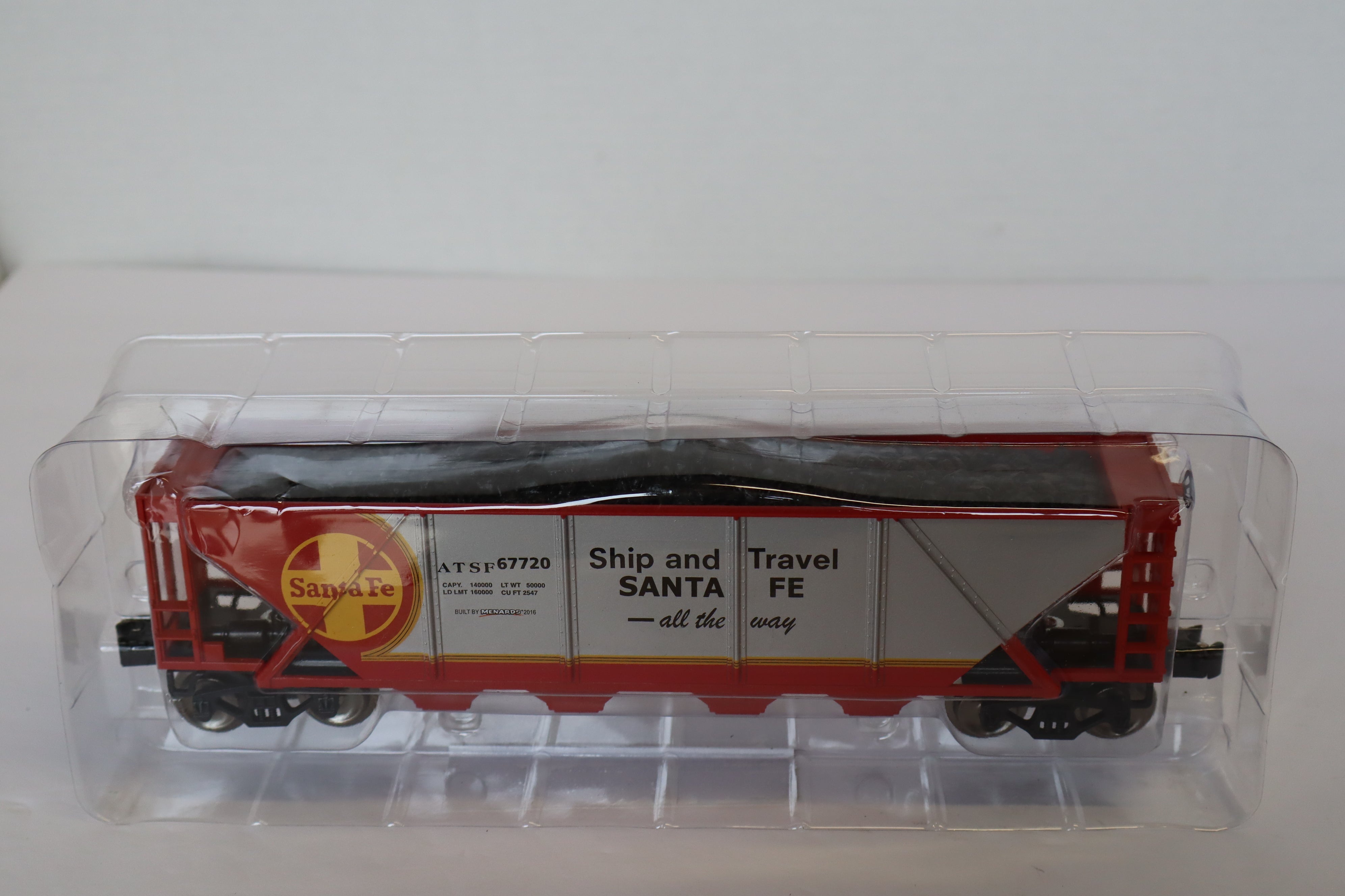 Menards #279-3048 Santa Fe Hopper Car-Second hand-M7883