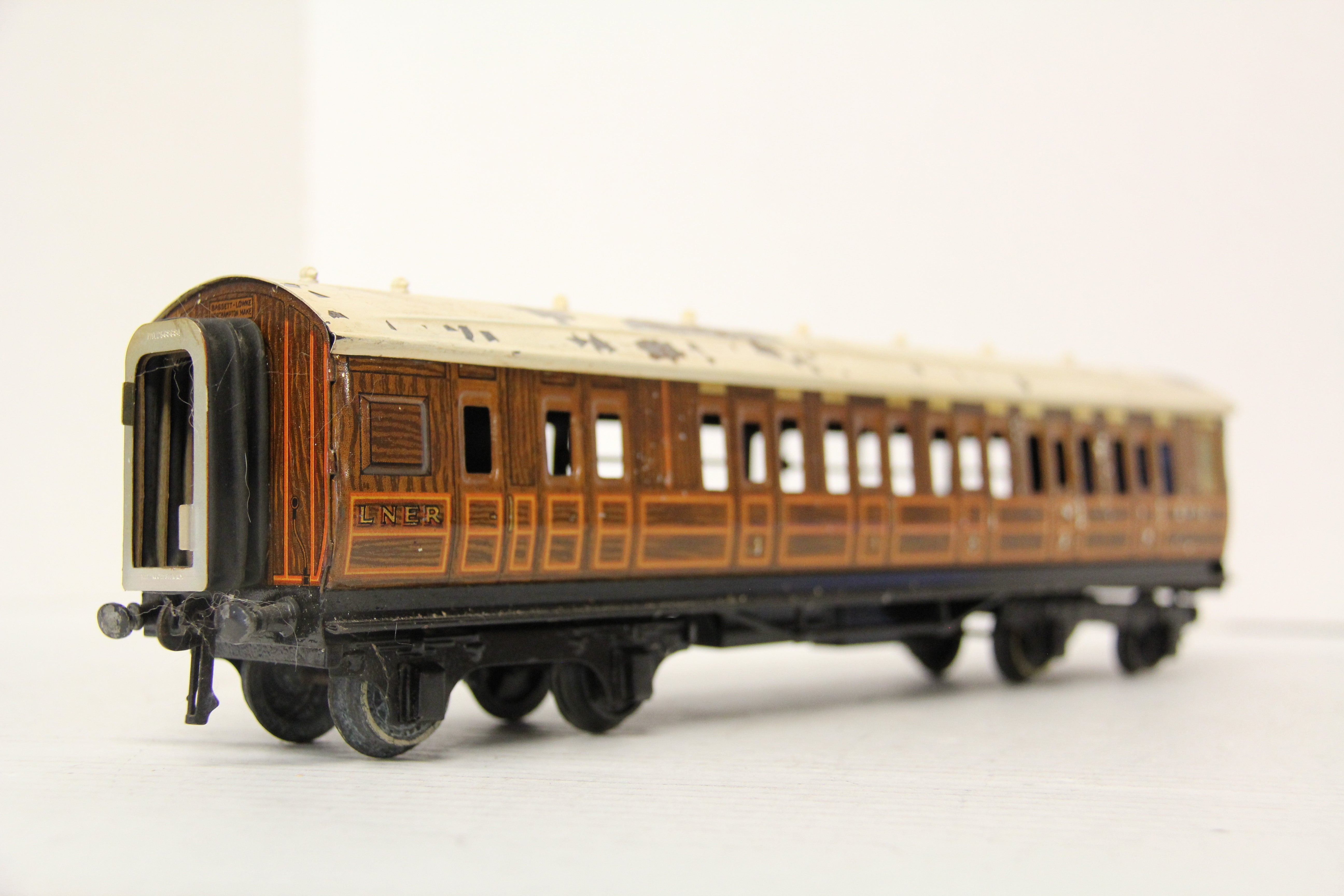 LNER Third Class Coach Car #62362-Second hand-M6424
