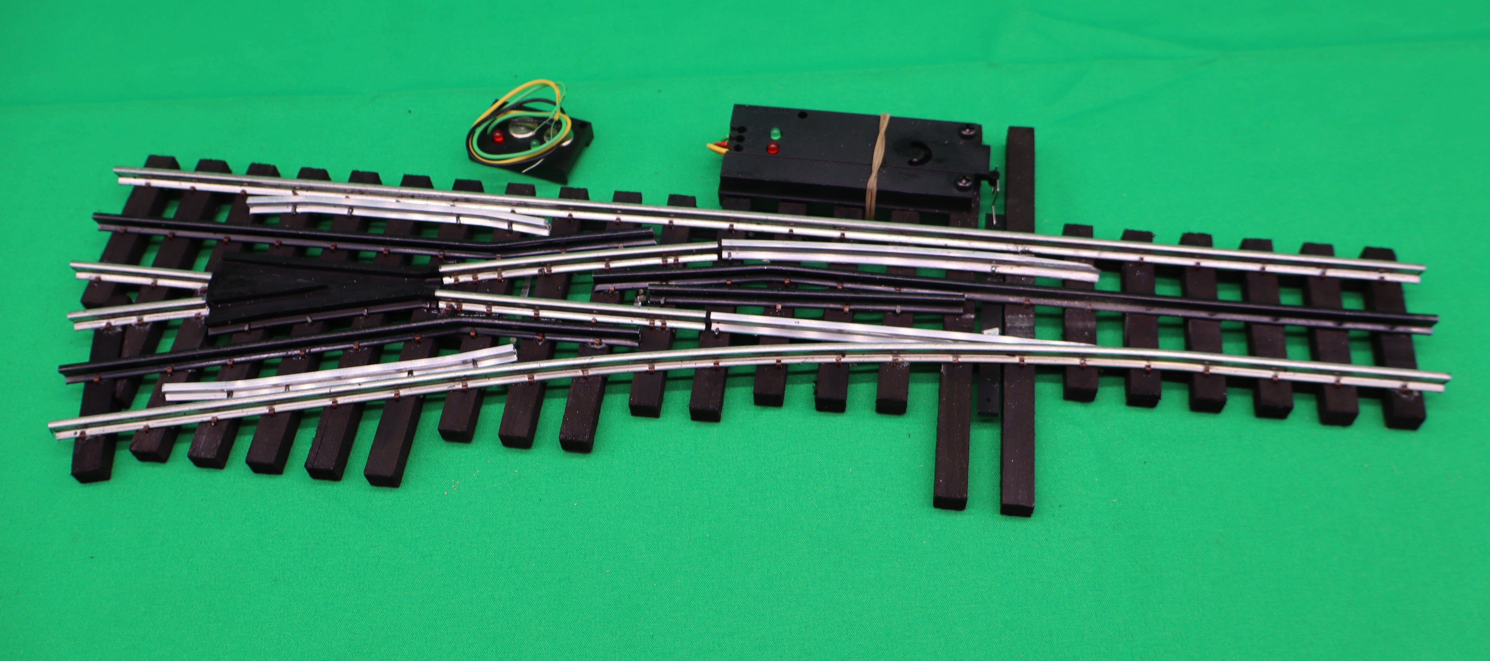 Ross Custom Switches #201M - Premiere Line - #4 Switch Track (Left Hand) w/ Dz1000