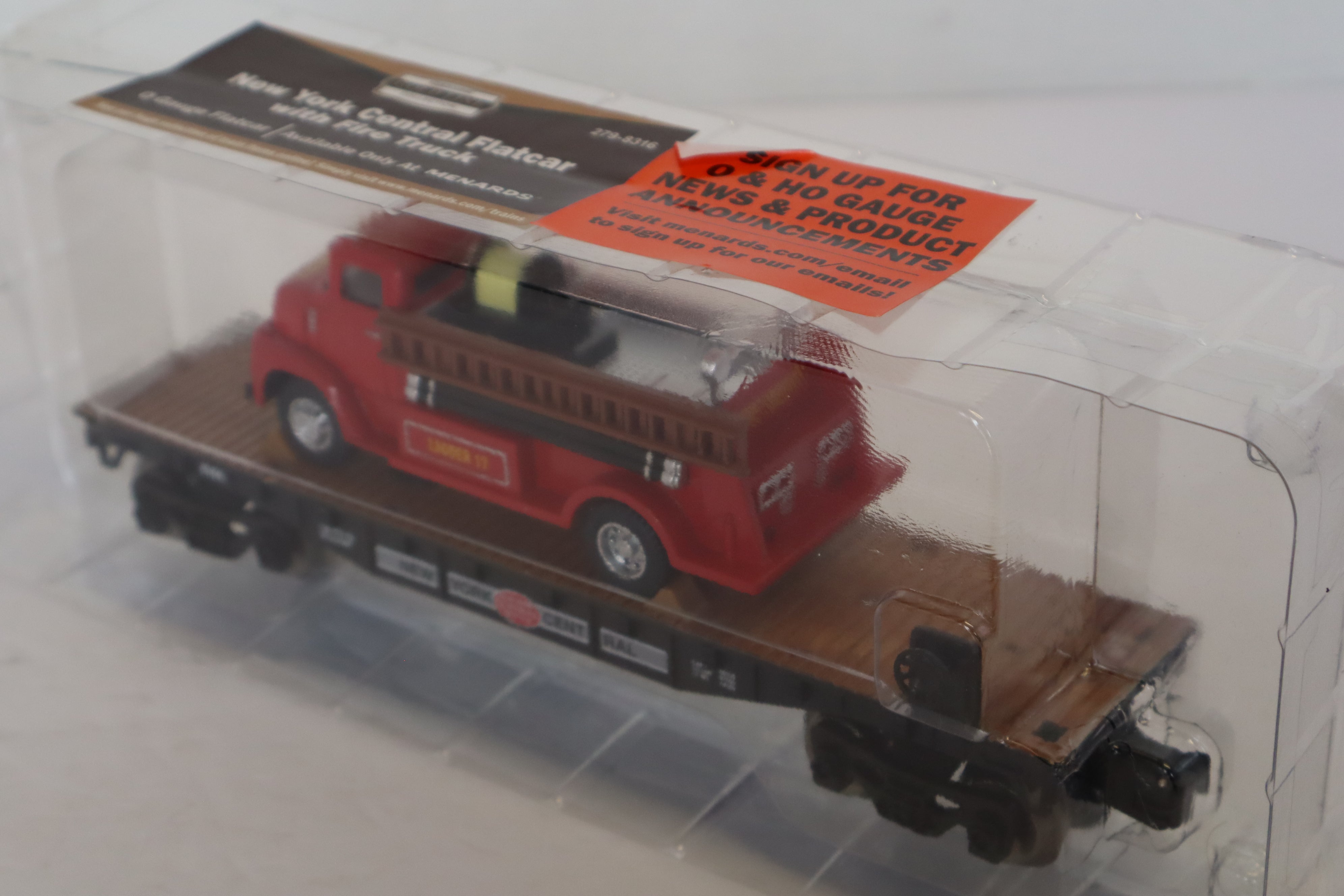 Menards #279-8316 New York Central Flatcar w/ Fire Truck-Second hand-M7888