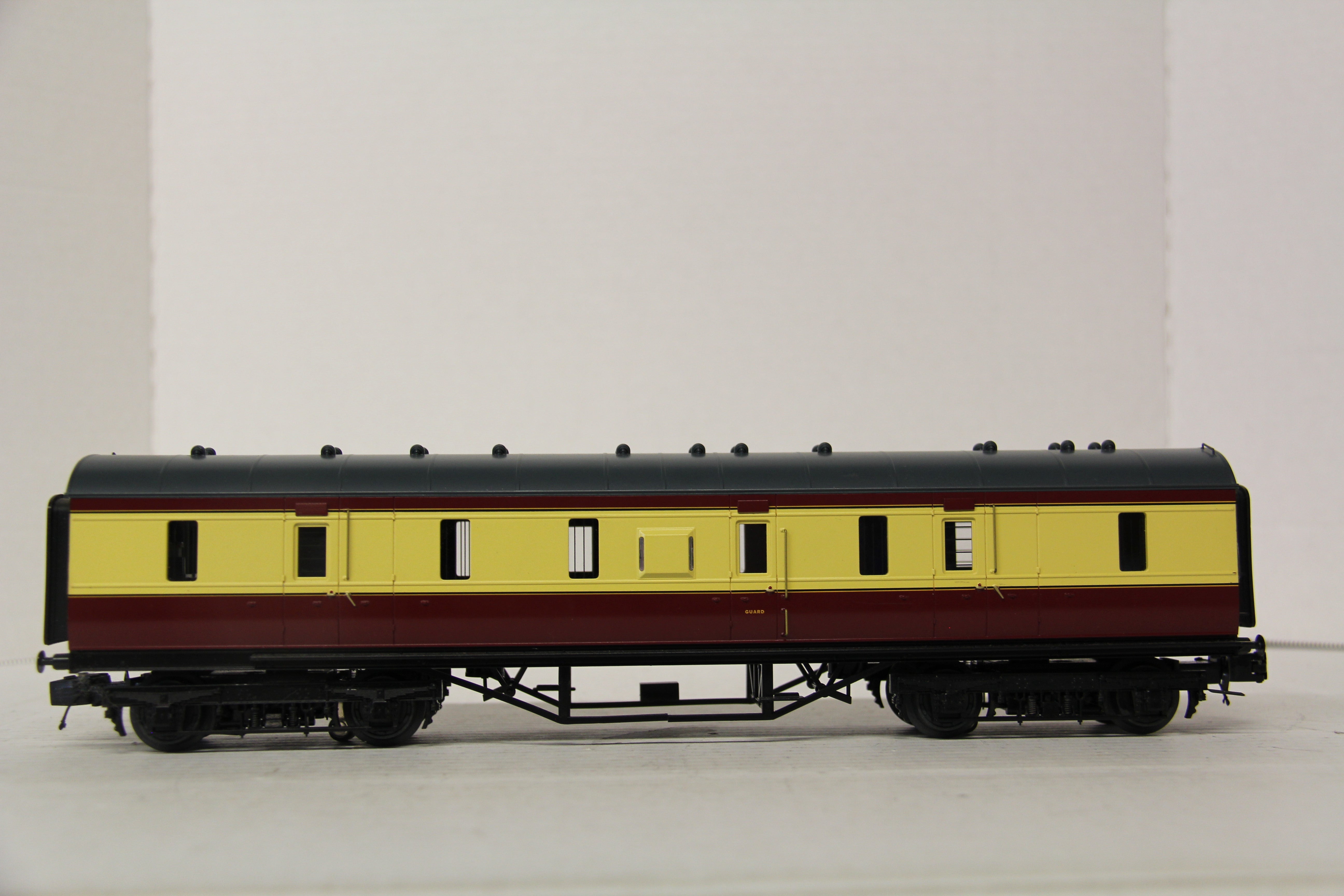 Rail King 20-60008 British Railways LMS Standard Passenger Set 4 Car Set-Second hand-M6428